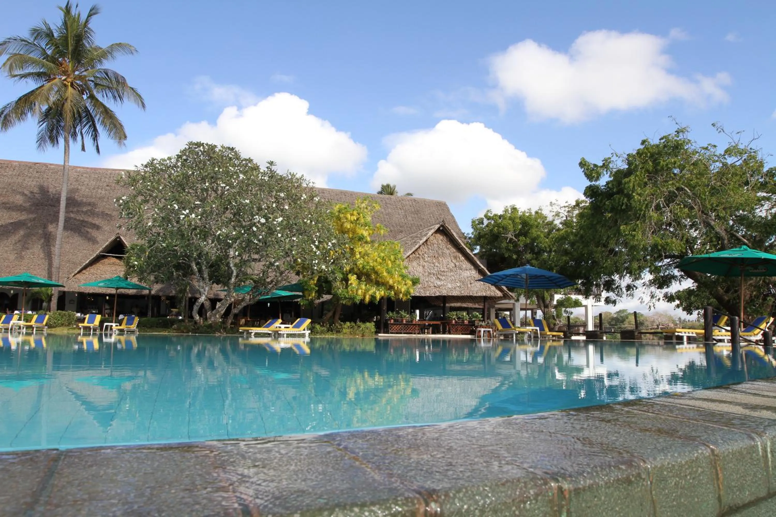 Swimming pool in Mnarani Beach Club