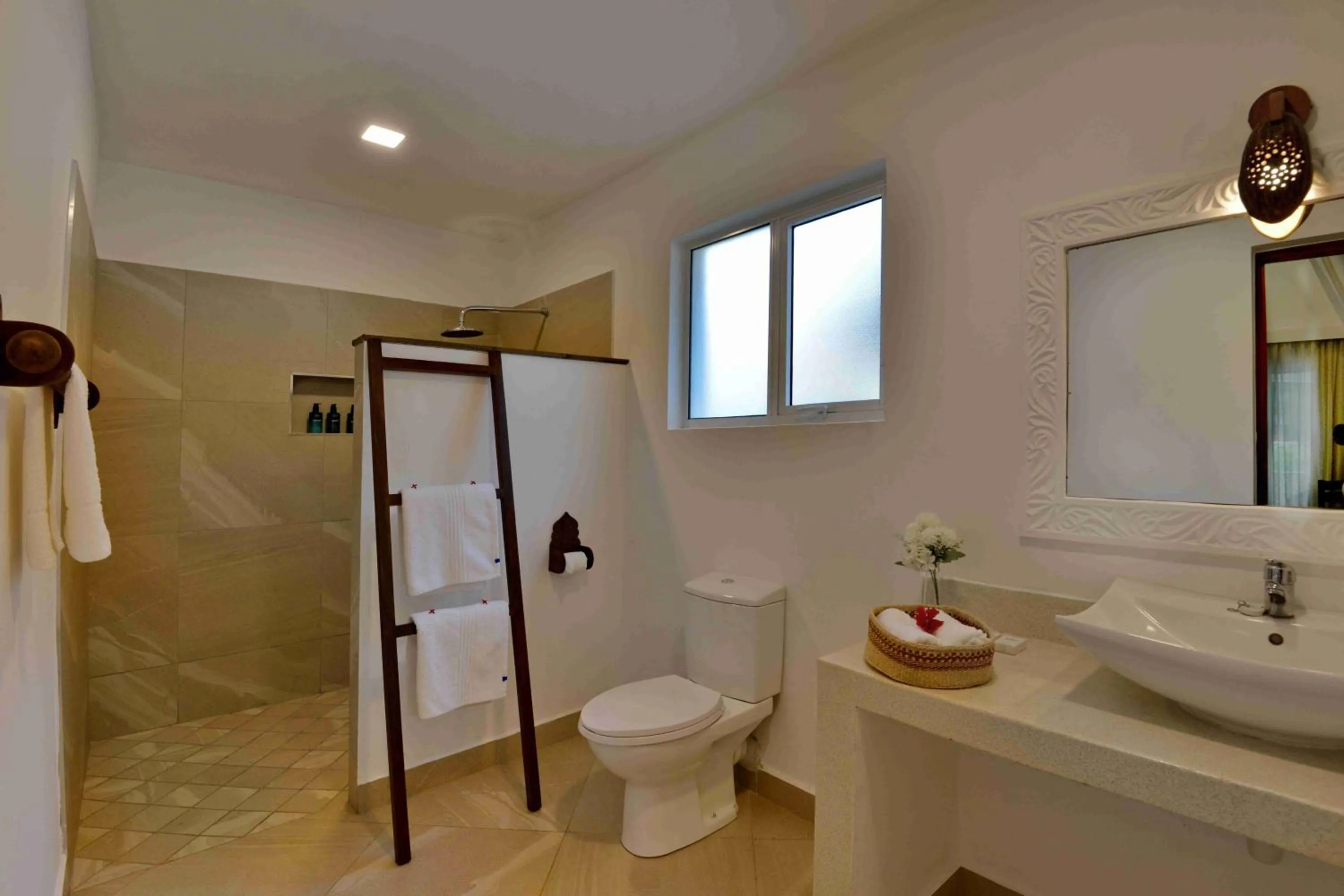 Shower in Mnarani Beach Club