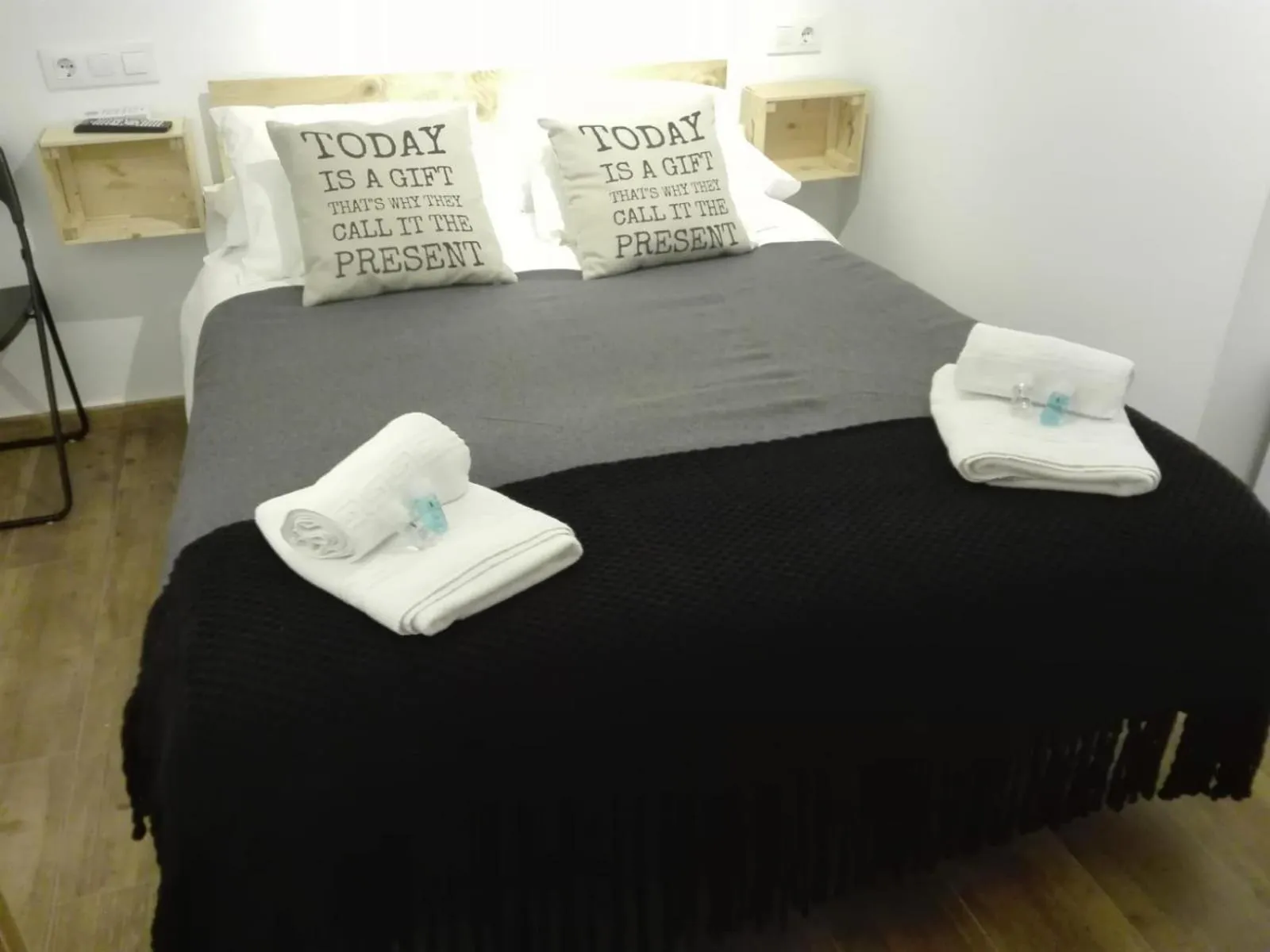 Bed in Hostal Ciempozuelos, cerca del Parque Warner y Madrid