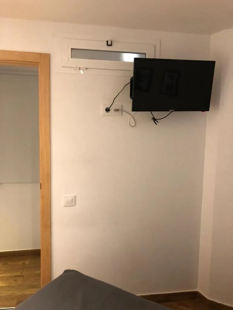 Hostal Ciempozuelos, cerca del Parque Warner y Madrid