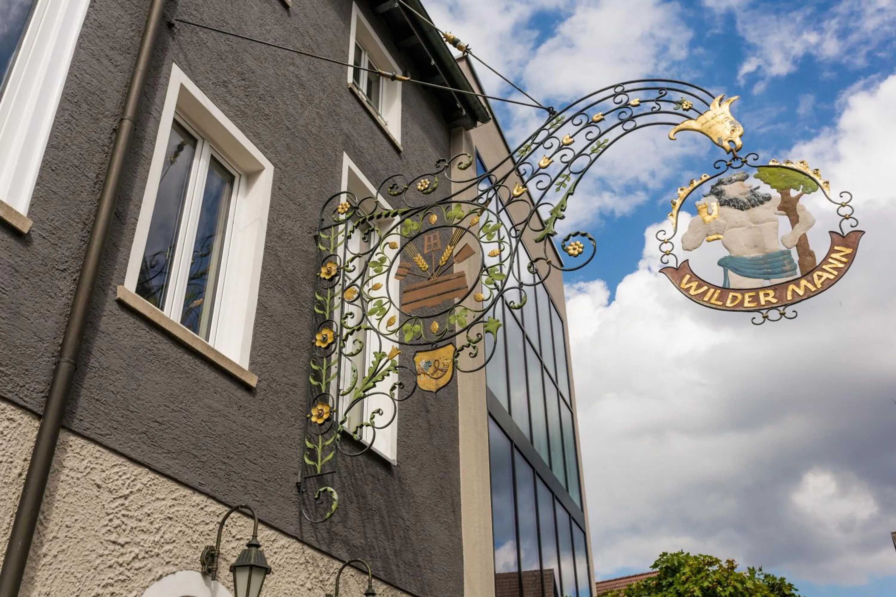 Restaurant/places to eat in Bischoffs Hotel