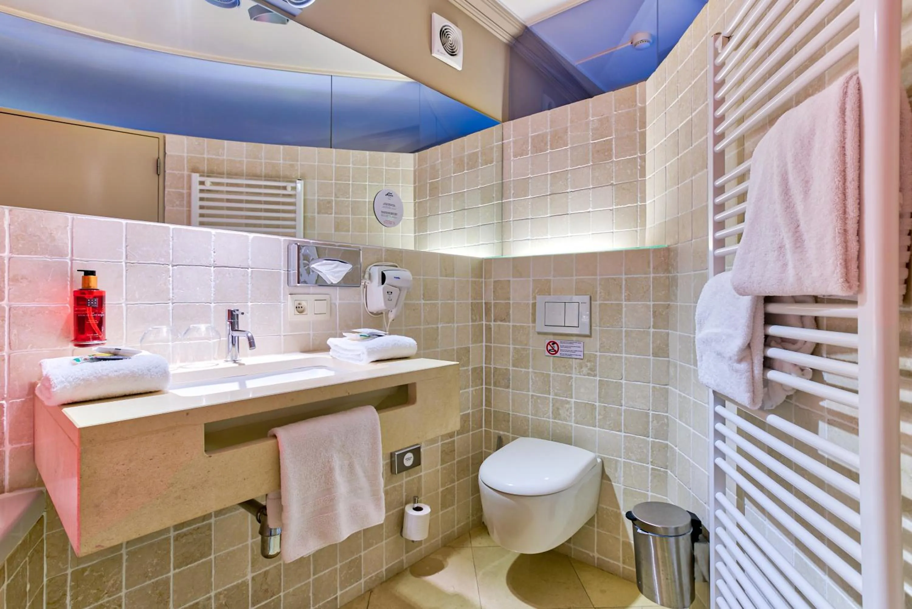 Toilet in Hotel Astoria Gent