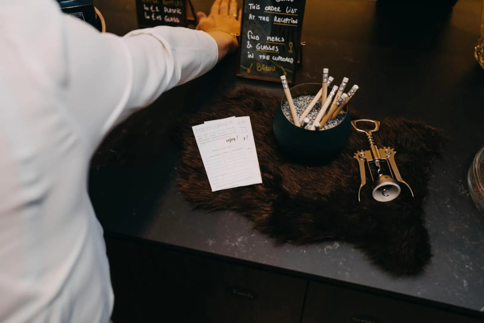 Restaurant/places to eat in Hotel Astoria Gent