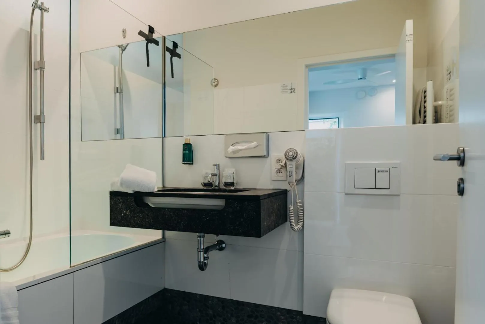 Bathroom in Hotel Astoria Gent