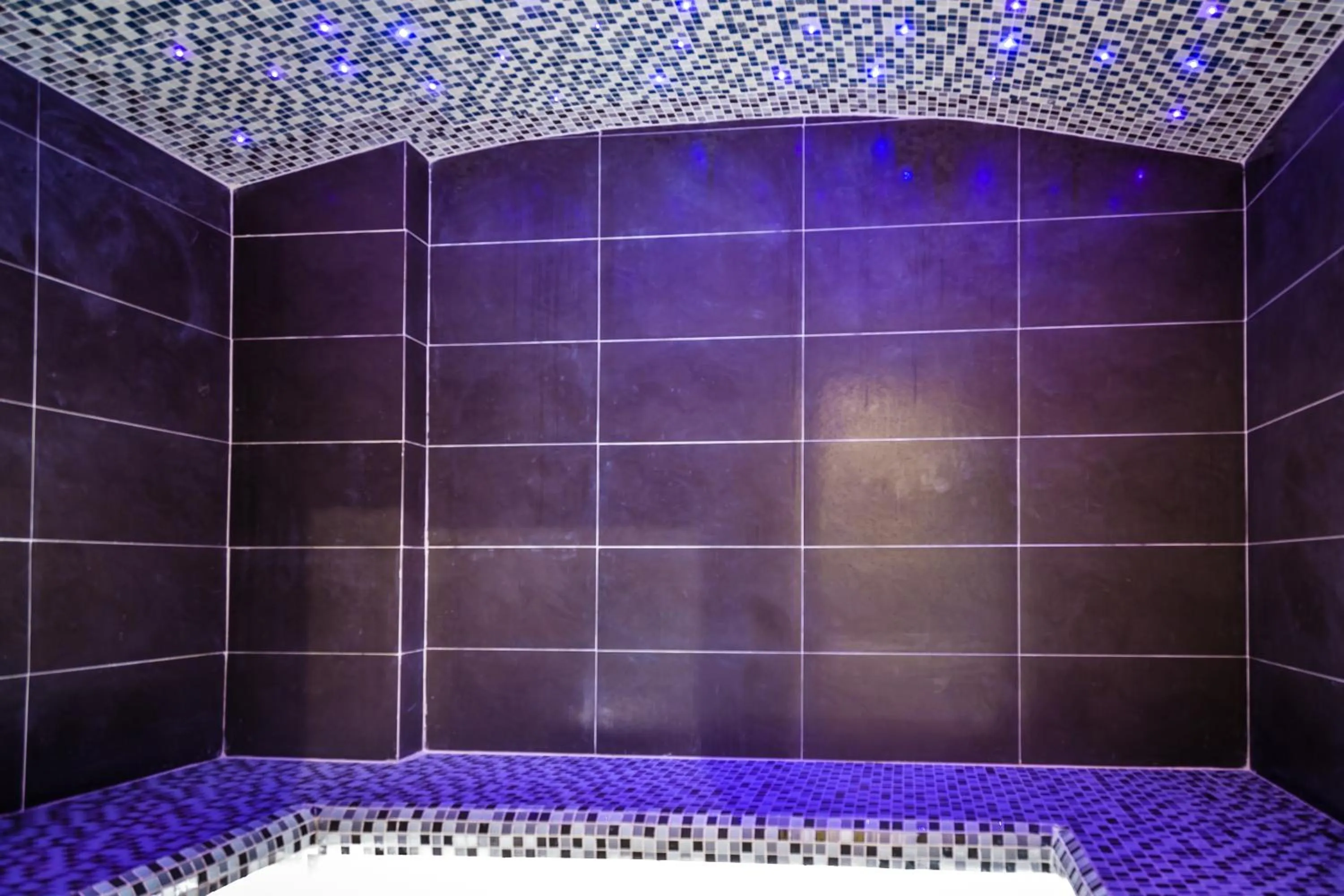 Steam room in Azalaï Hôtel Abidjan