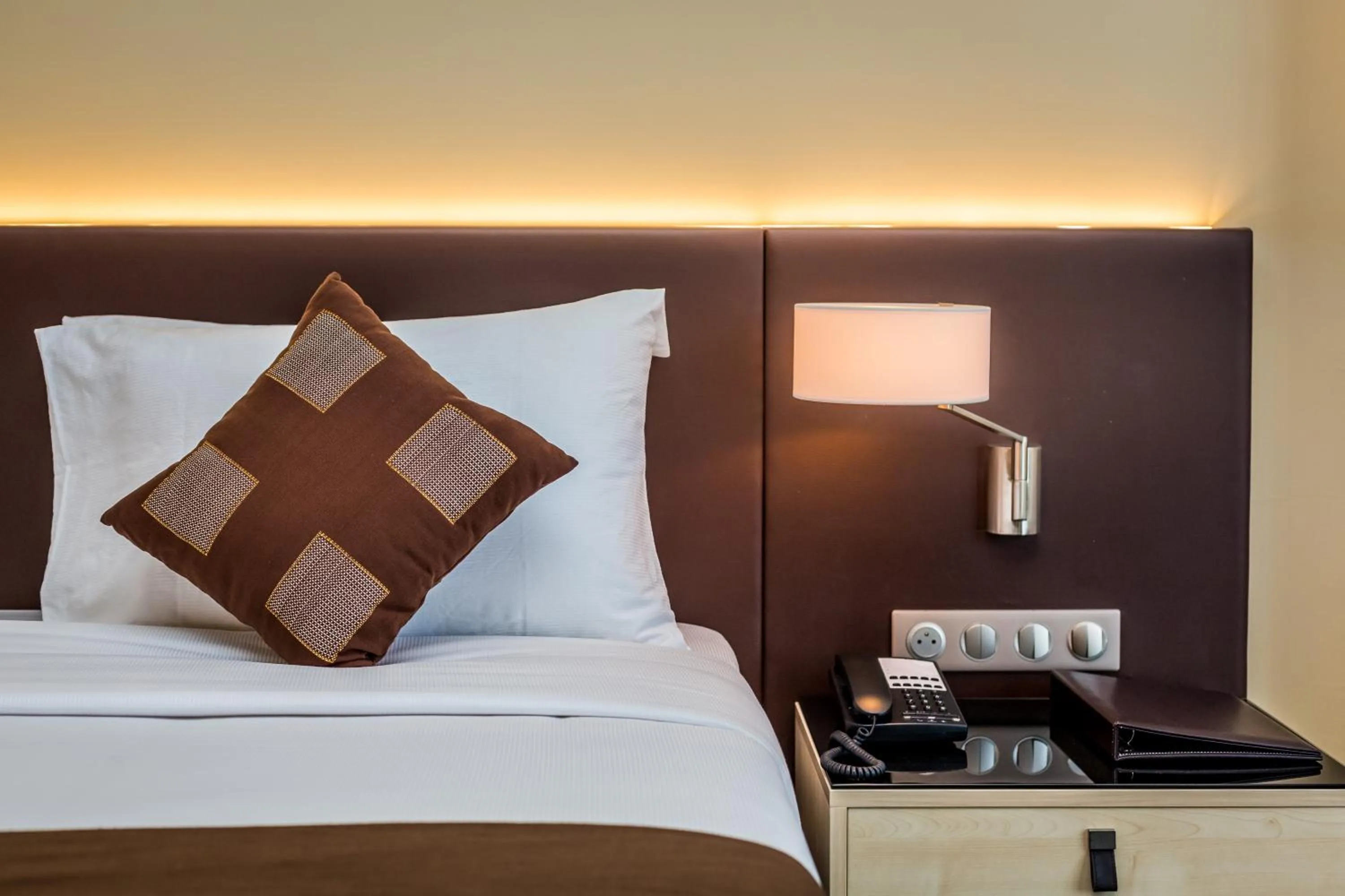 Bedroom, Bed in Azalaï Hôtel Abidjan