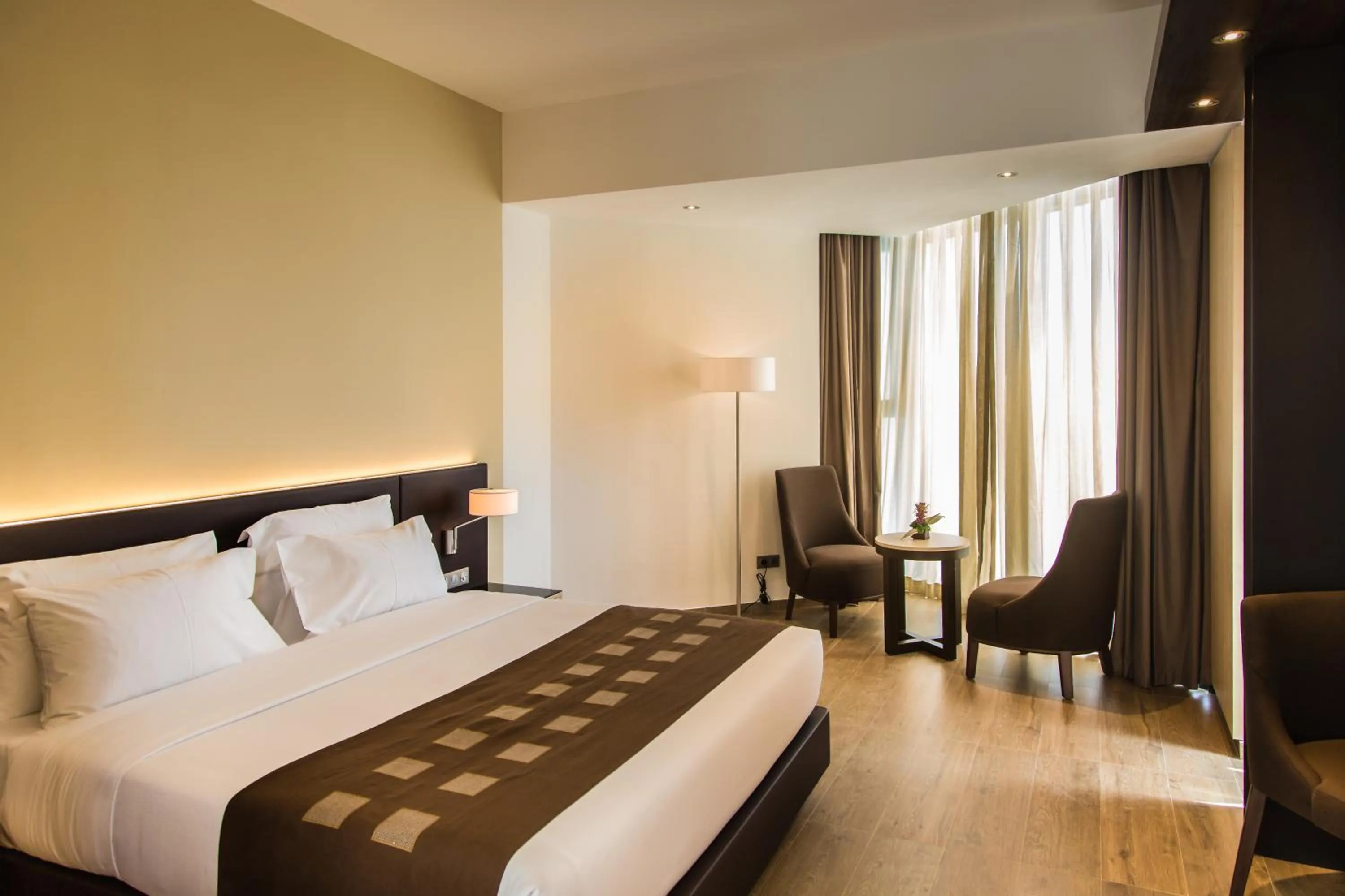 Photo of the whole room, Bed in Azalaï Hôtel Abidjan