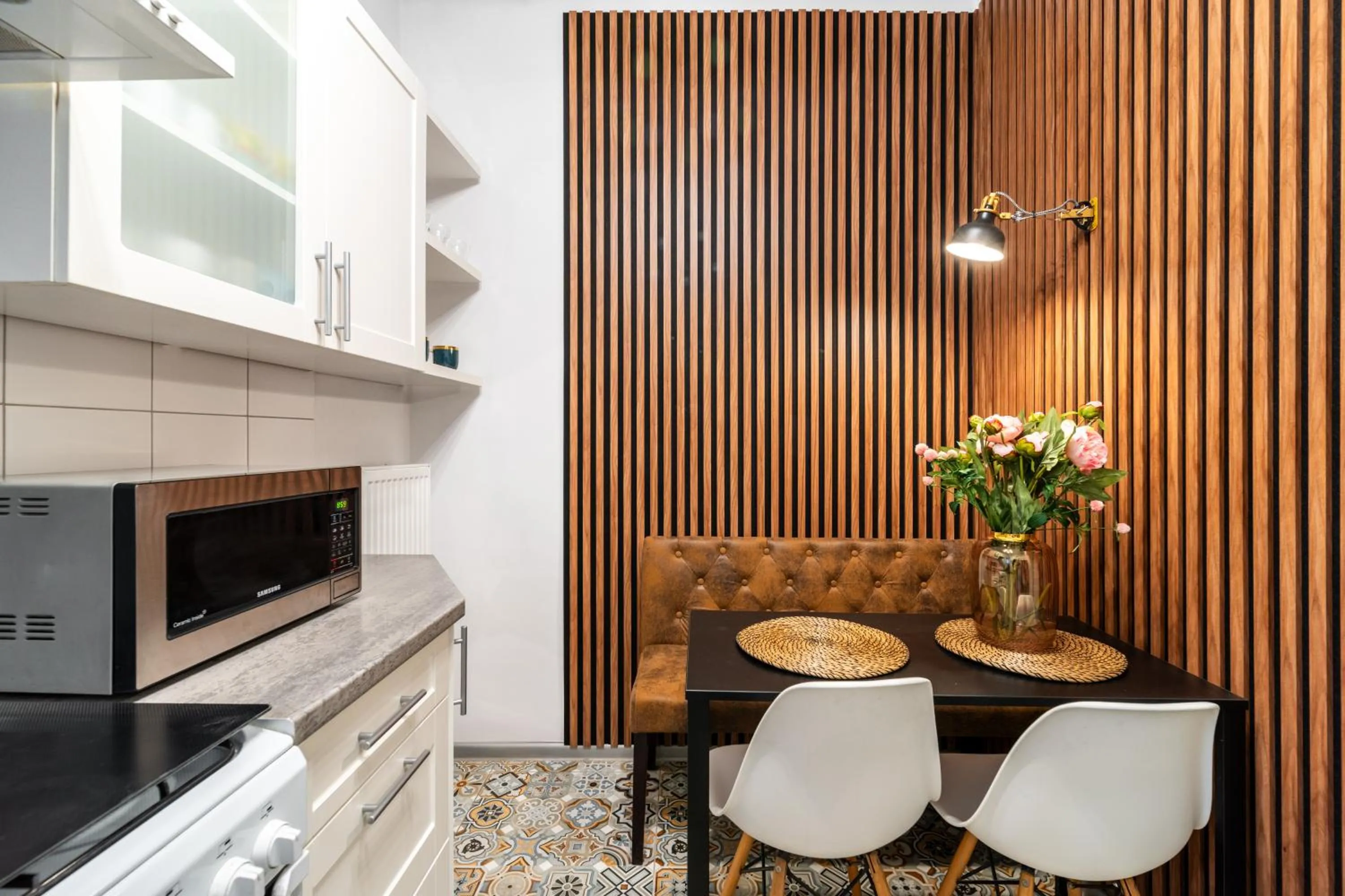 Dining area in Horizon Apartments - Plac Nowy