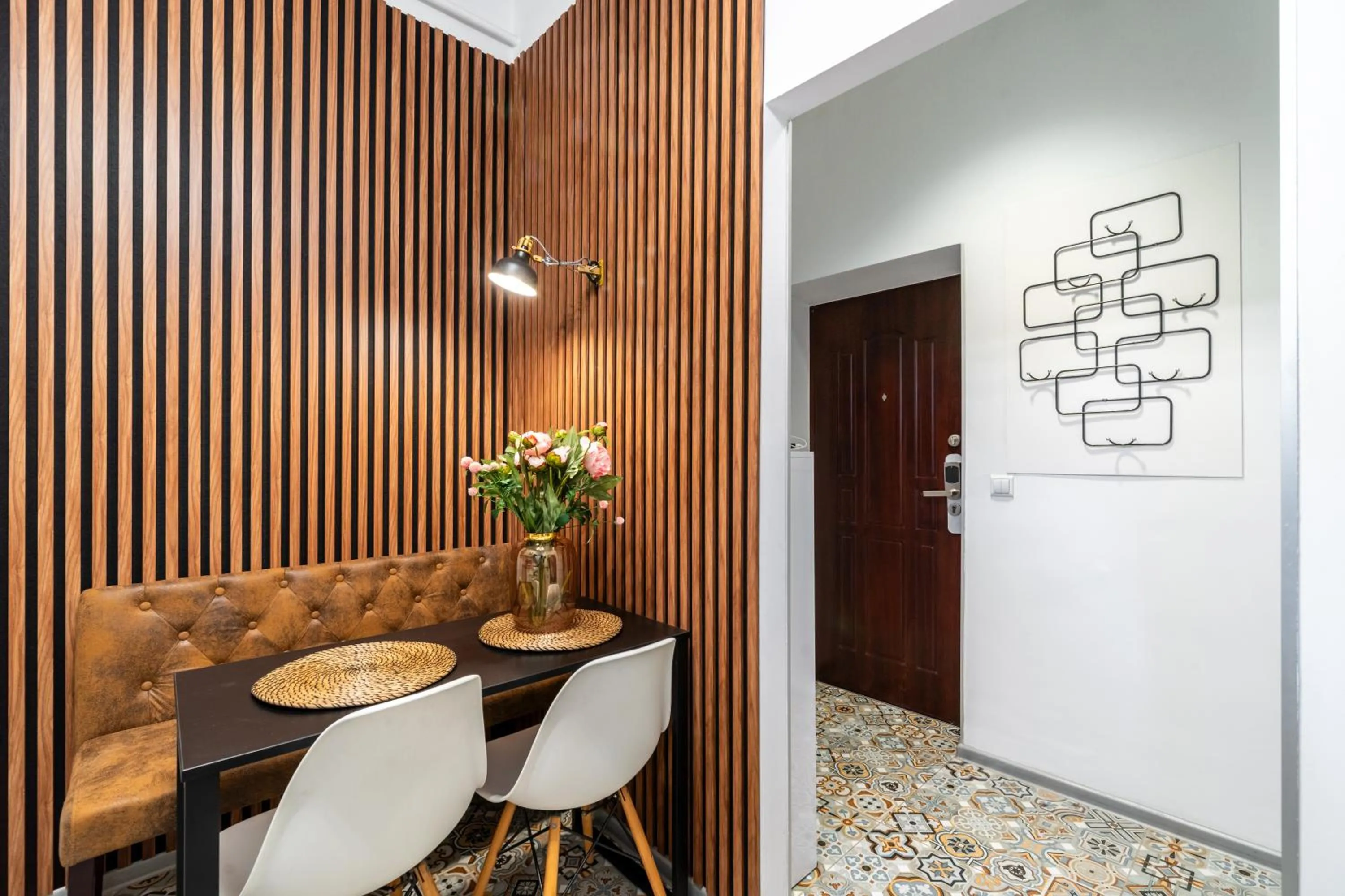Dining area in Horizon Apartments - Plac Nowy
