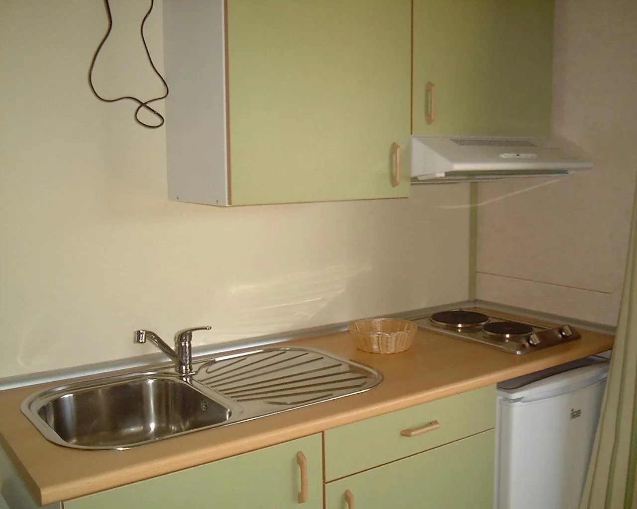 Kitchen or kitchenette in Parque de Campismo Orbitur Valado