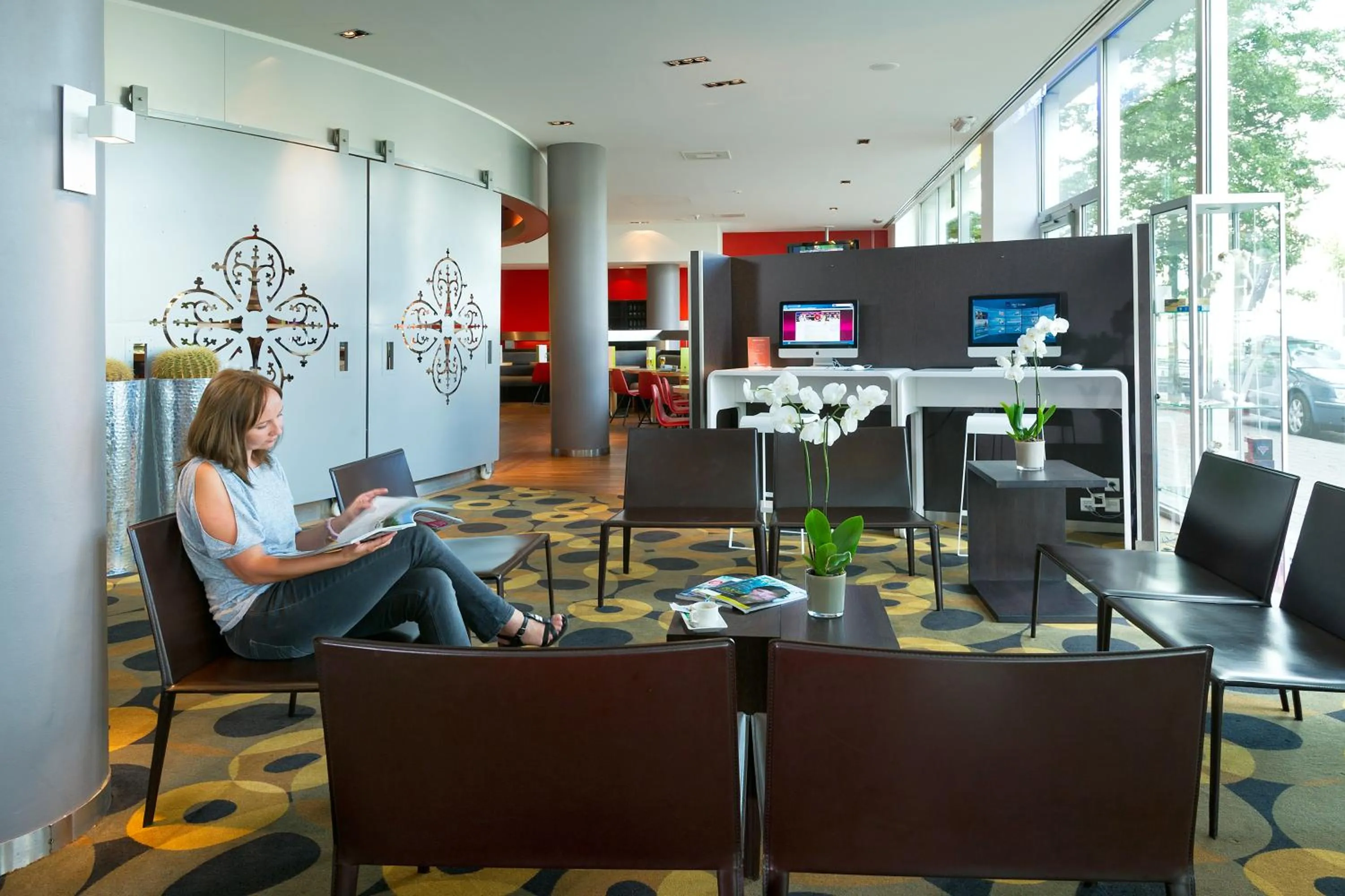Lobby or reception in Novotel Leuven Centrum