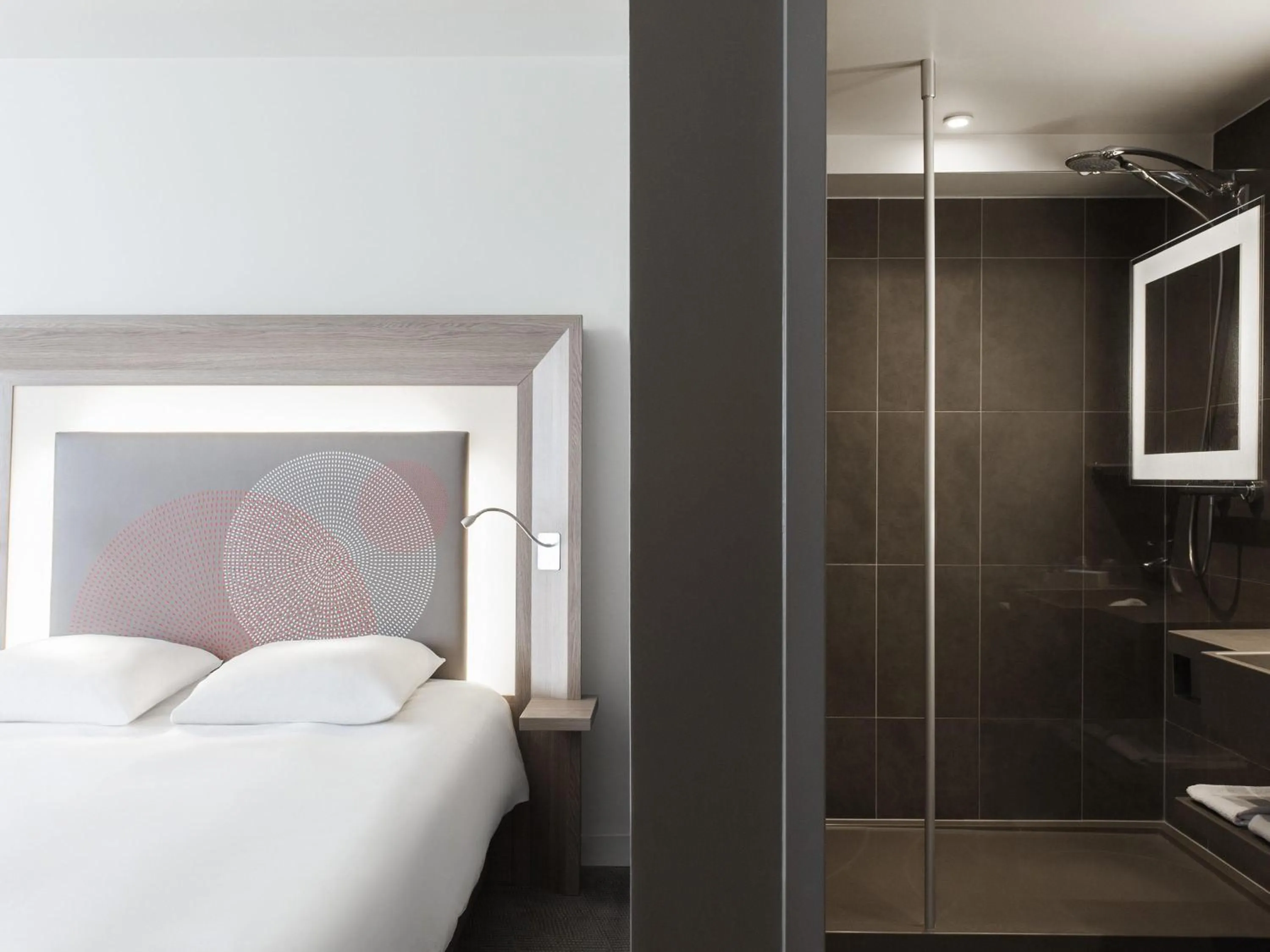 Bedroom, Bed in Novotel Leuven Centrum