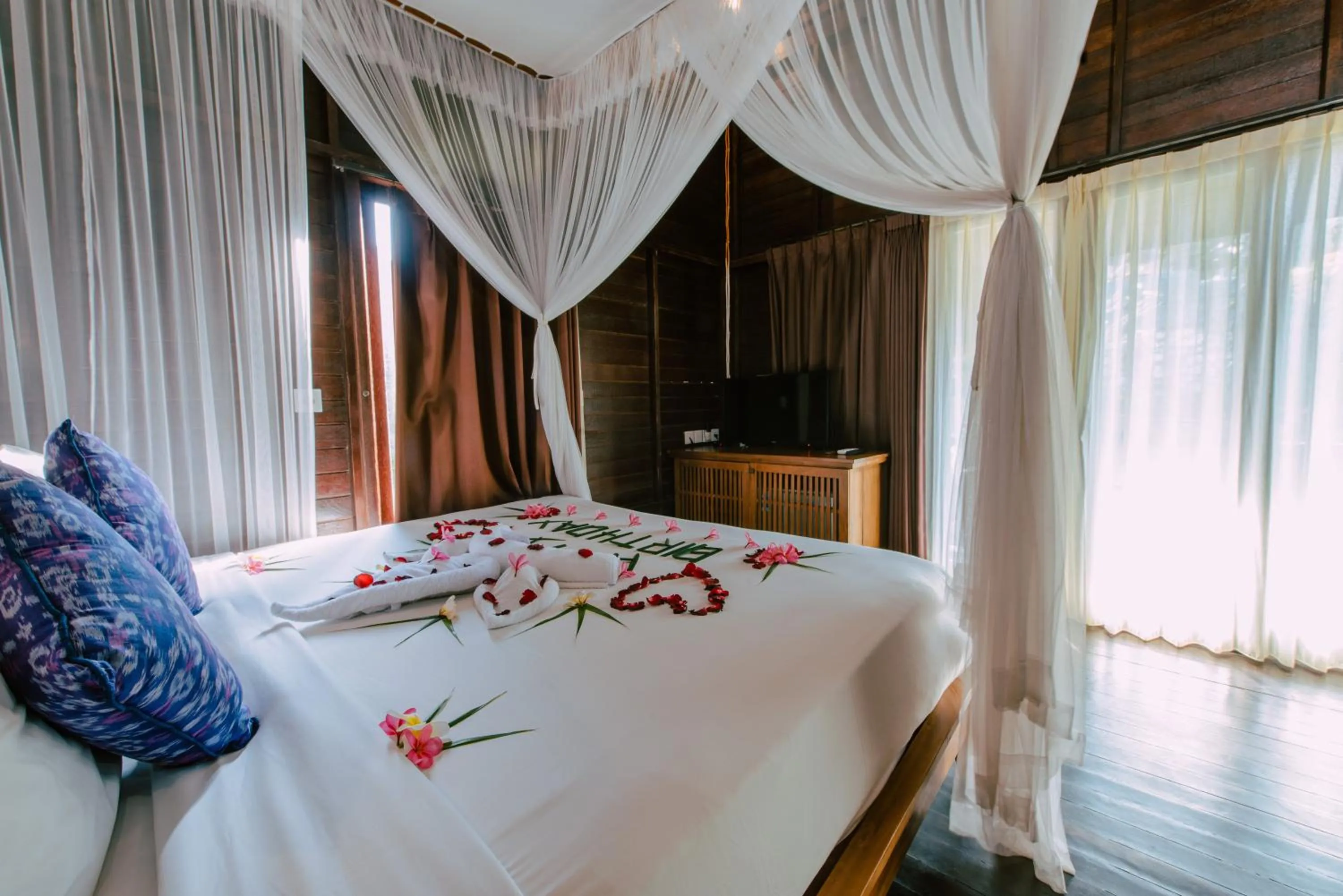 Property building, Bed in Puri Pandawa Resort