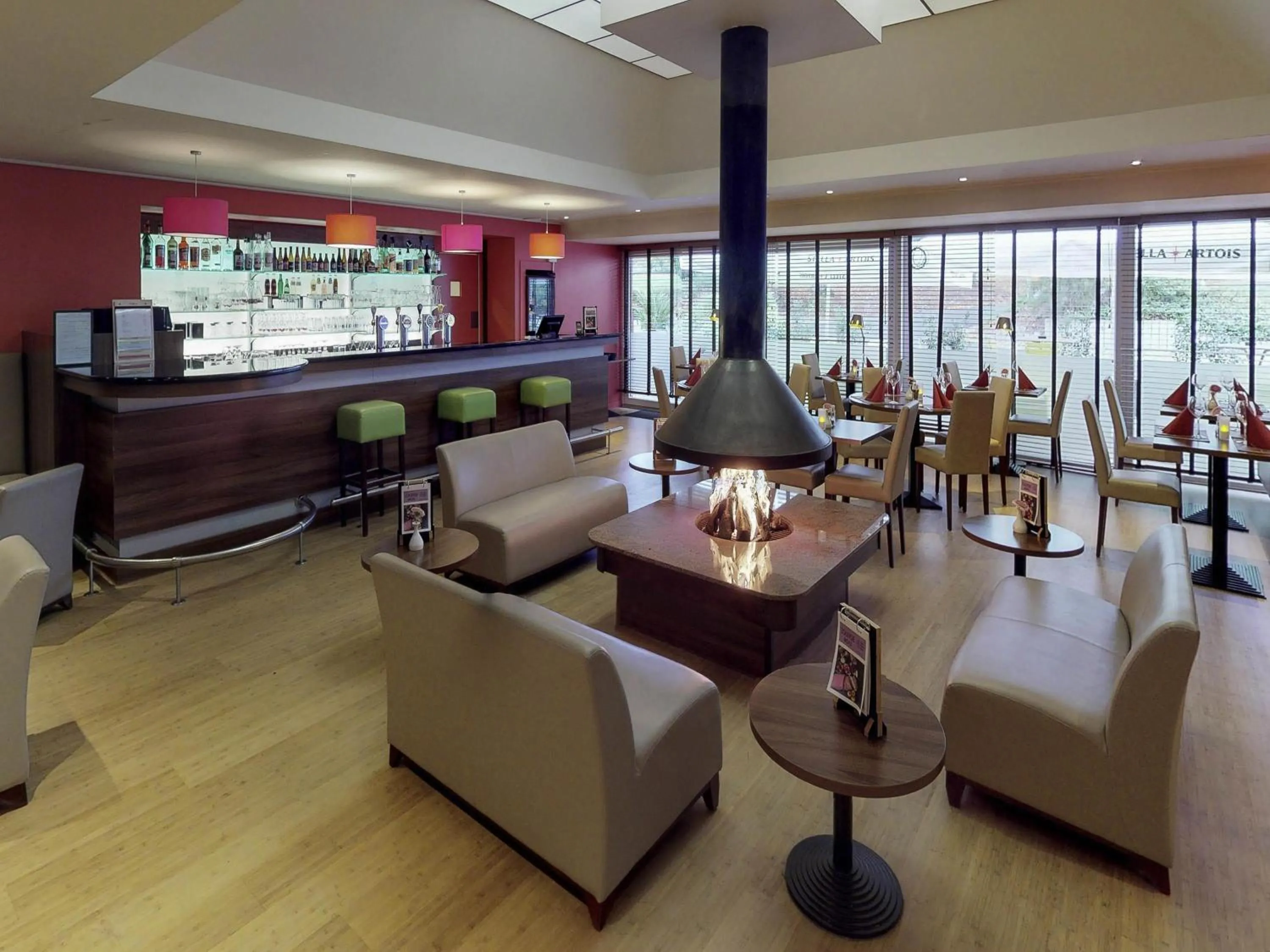 Restaurant/places to eat in ibis Styles Louvain-la-Neuve Hotel and Events