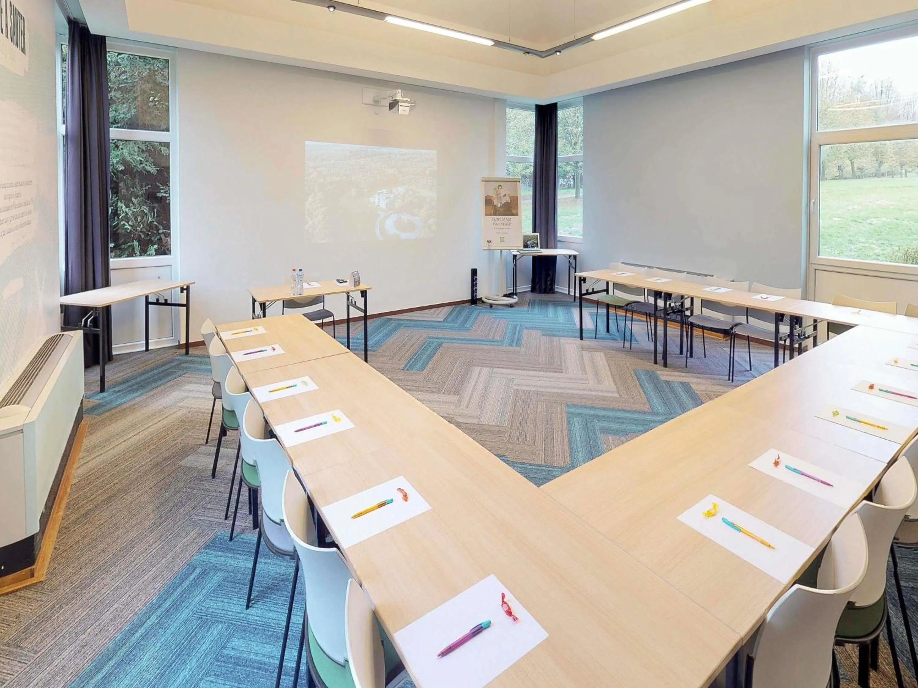 Meeting/conference room in ibis Styles Louvain-la-Neuve Hotel and Events