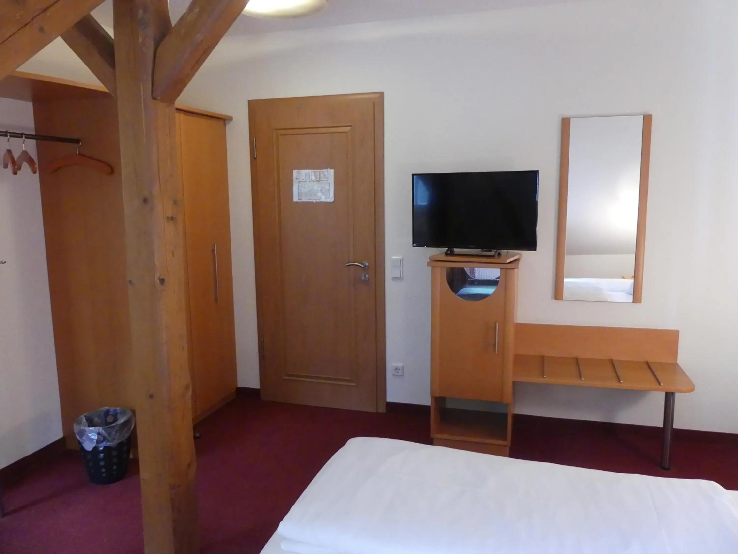 TV and multimedia, Bed in Landgasthaus Hotel Eggert