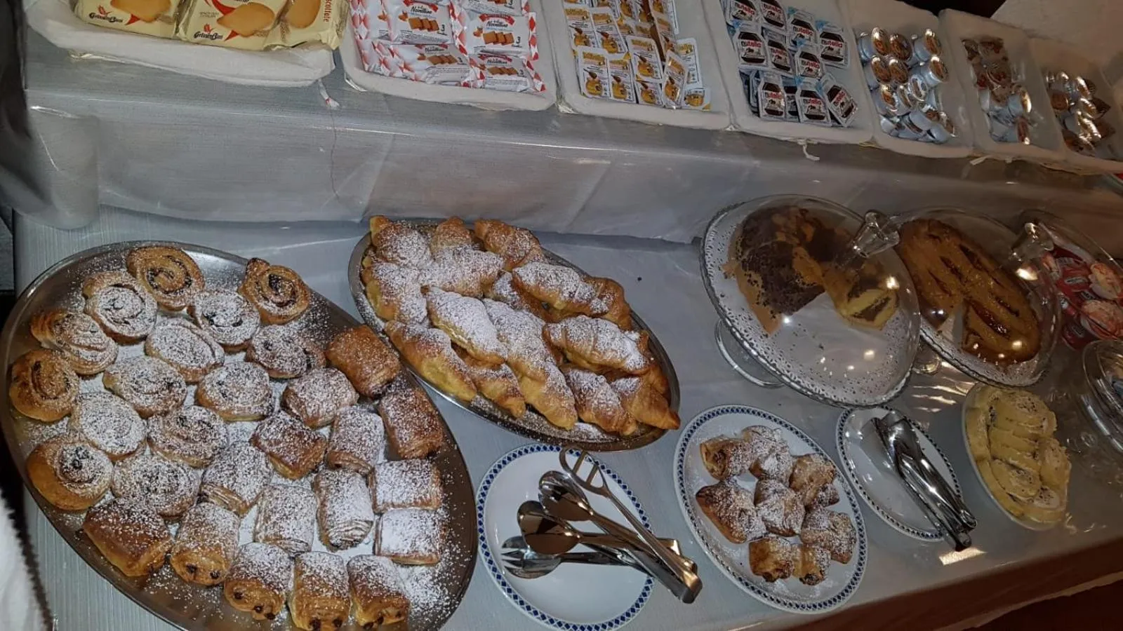 Buffet breakfast in Hotel Galassia