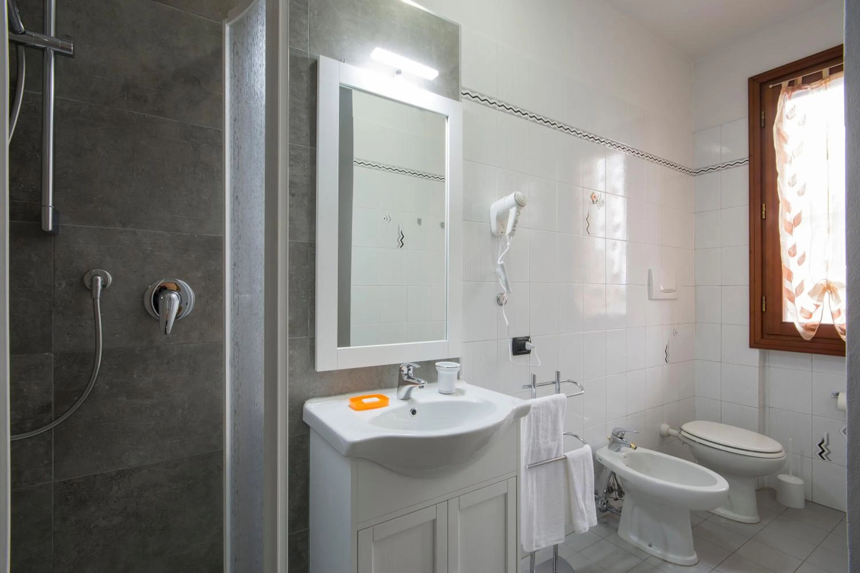 Bathroom in Bed & Breakfast Profumo D'Estate