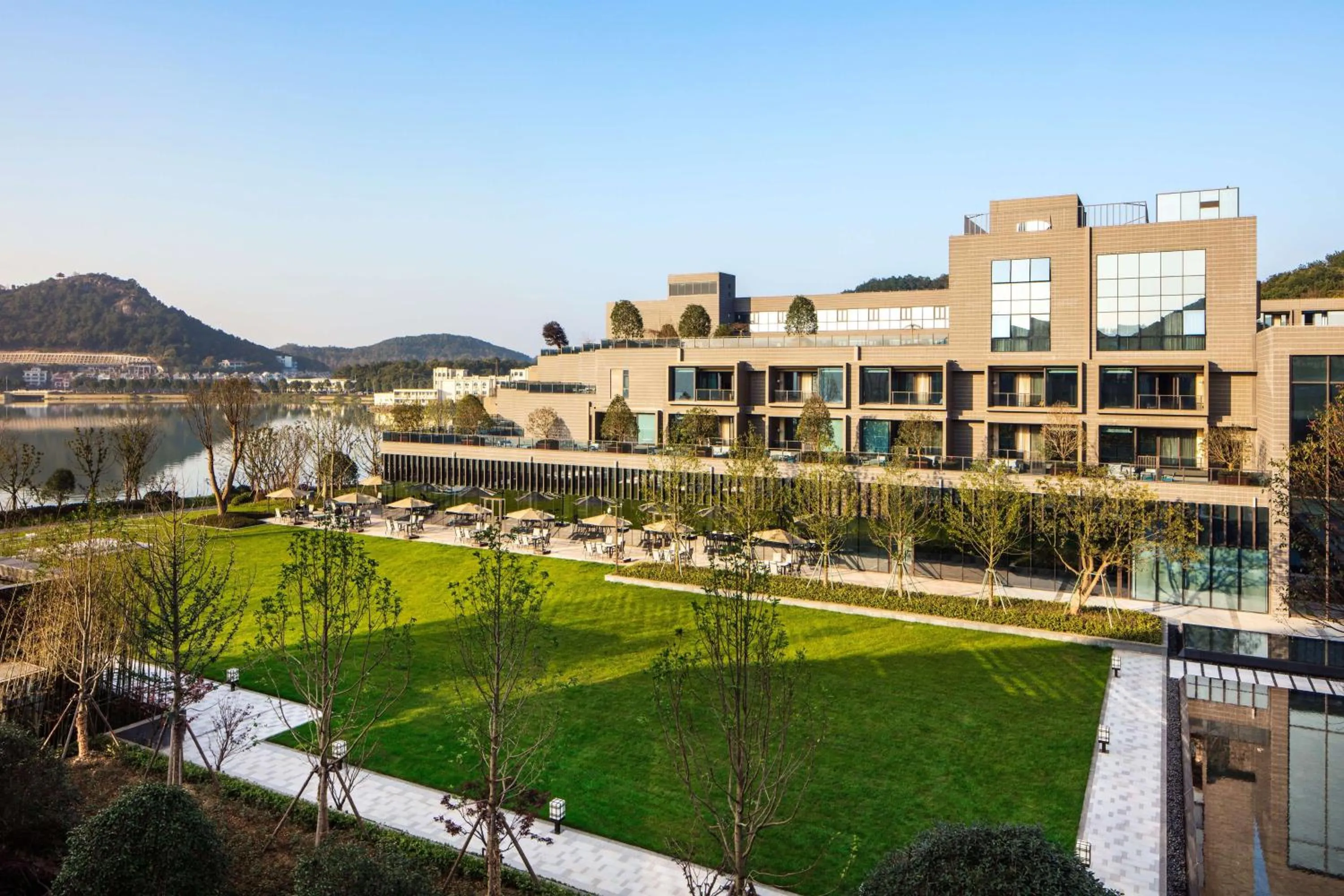 Property building in Hilton Ningbo Dongqian Lake