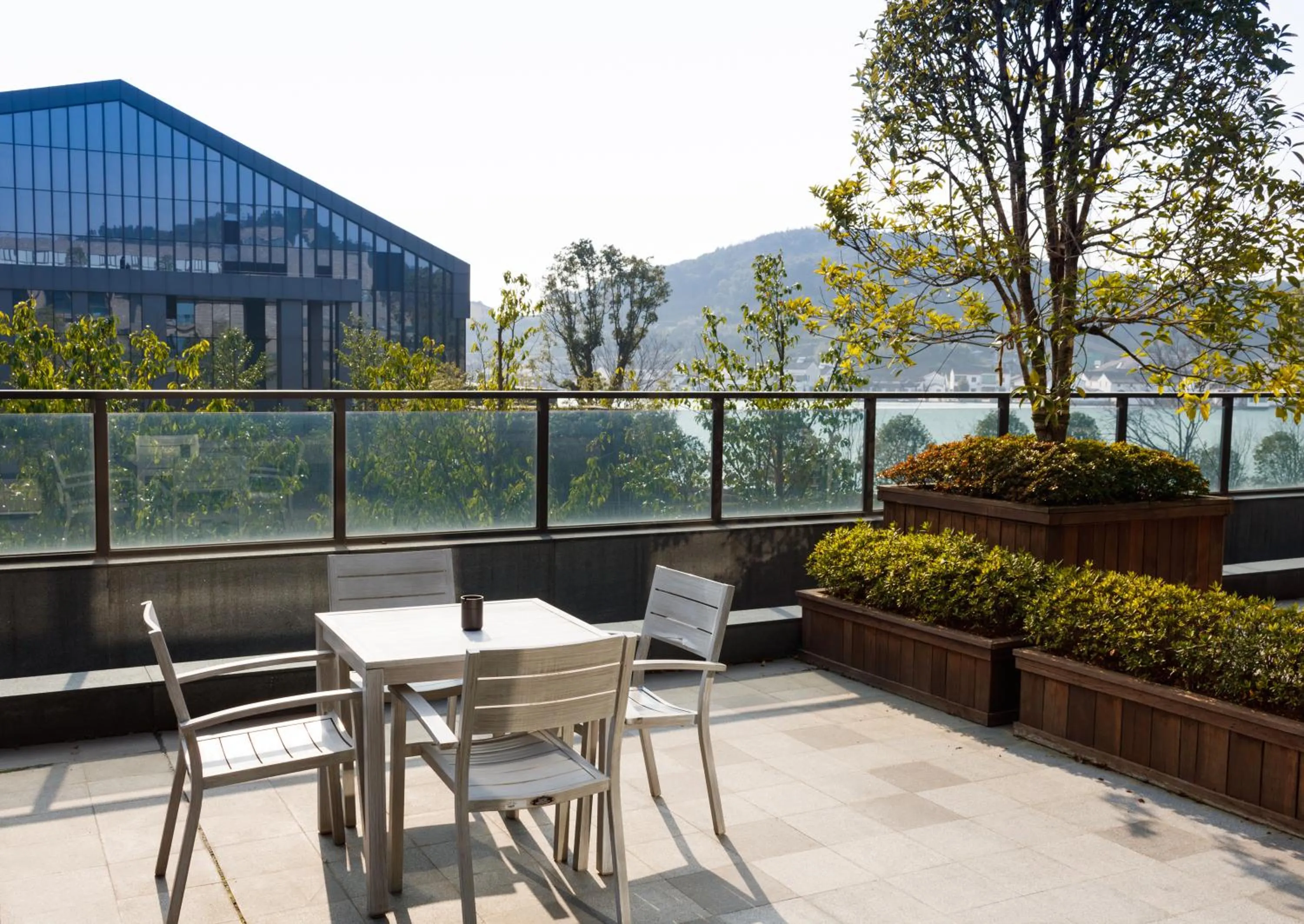 Property building in Hilton Ningbo Dongqian Lake