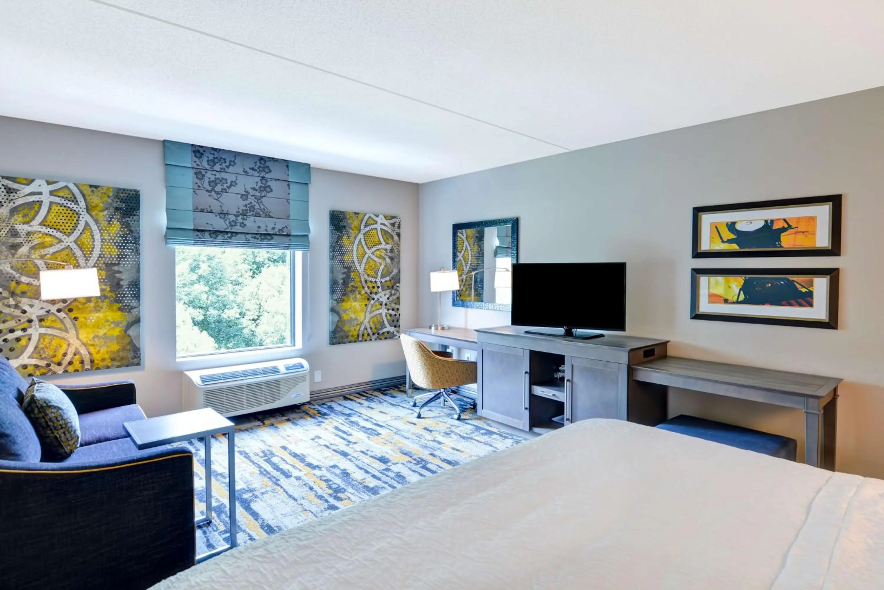 Bed in Hampton Inn Atlanta Kennesaw