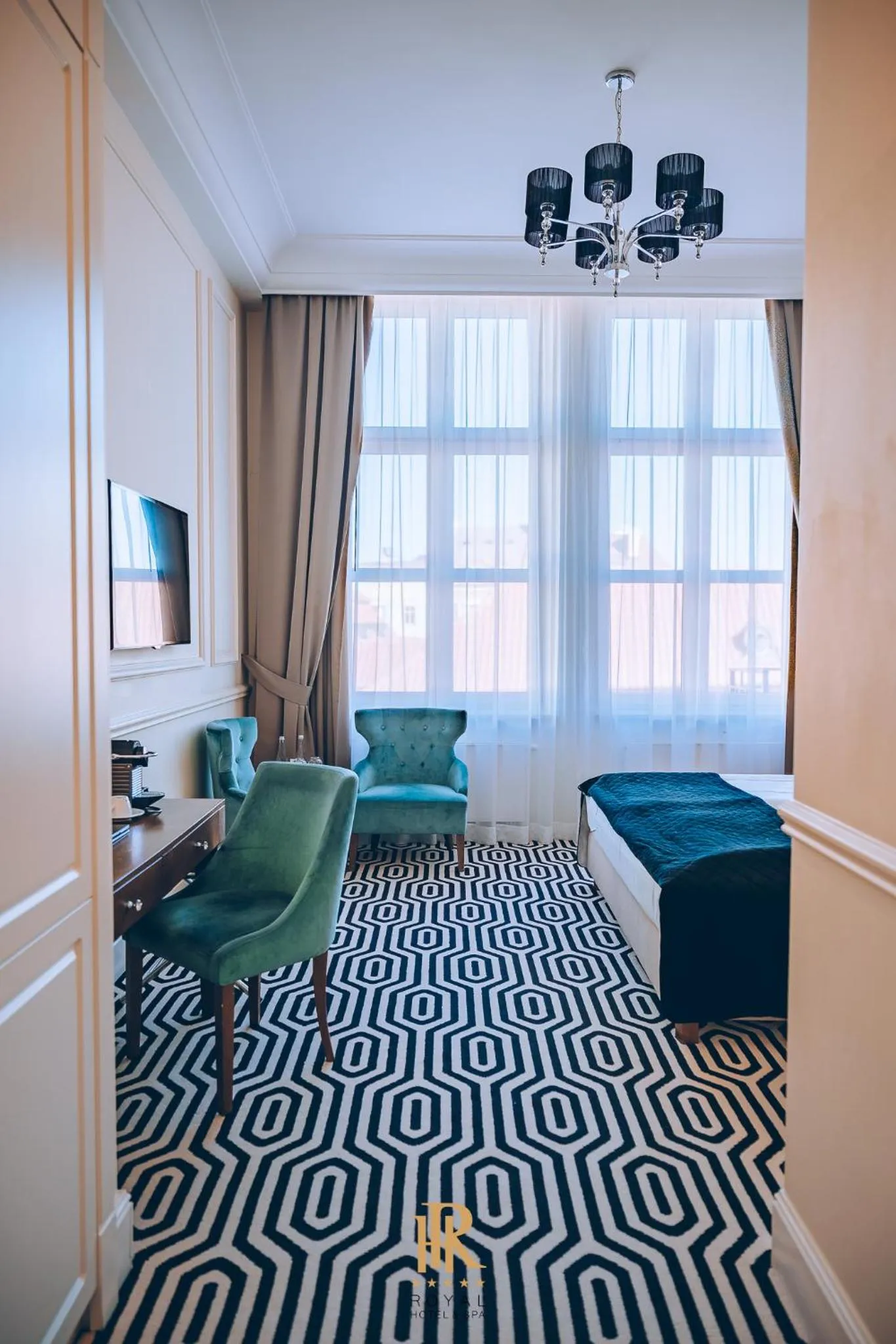 Bed in Hotel Royal & Spa