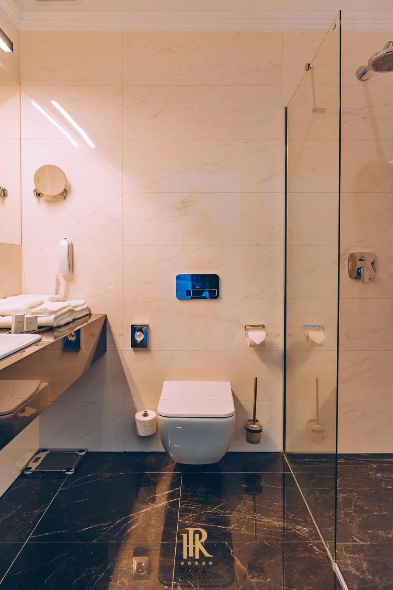 Shower in Hotel Royal & Spa