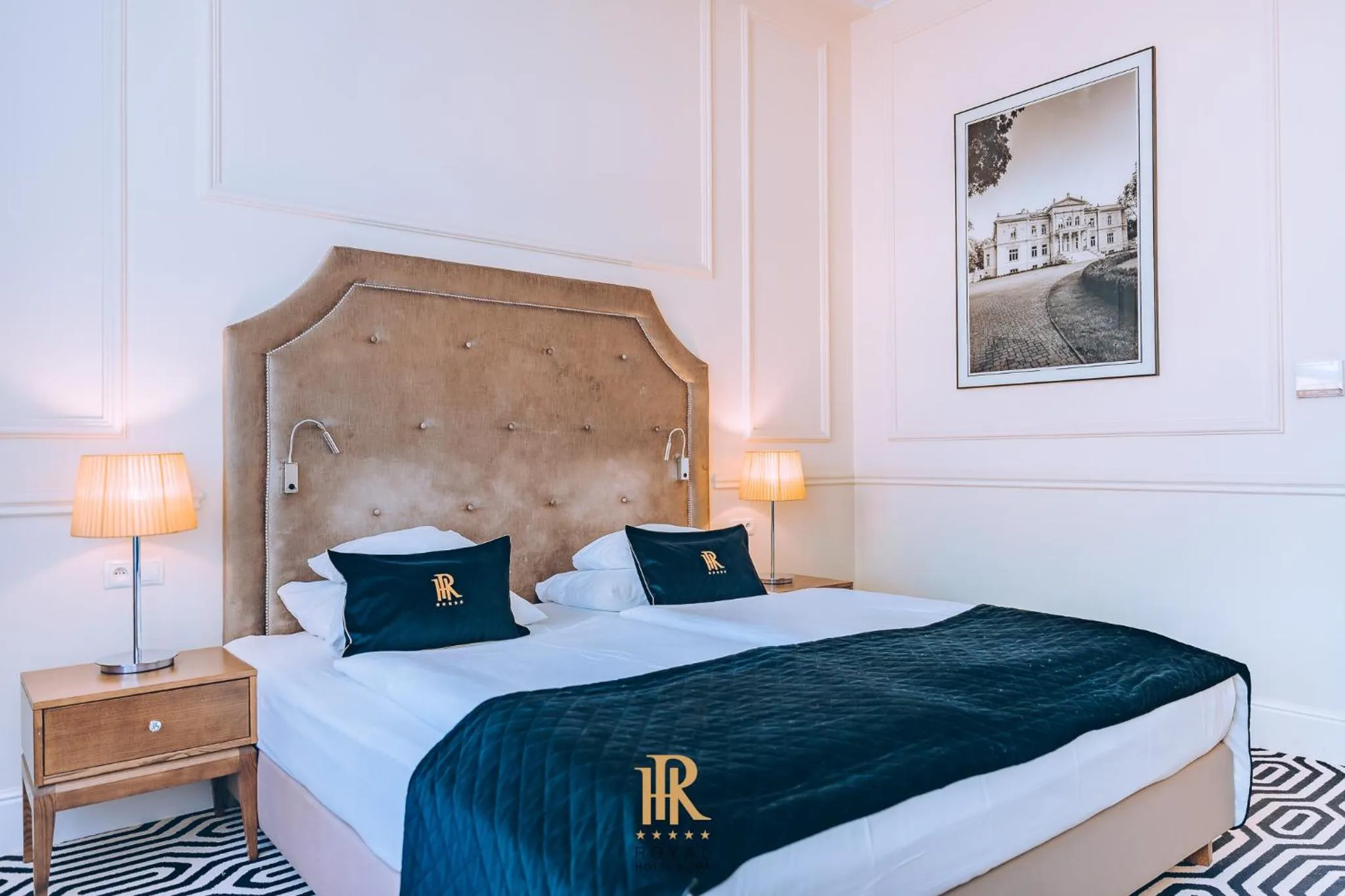 Bed in Hotel Royal & Spa