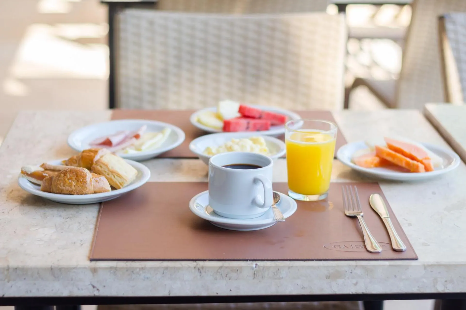 Restaurant/places to eat in Pirayu Hotel & Resort