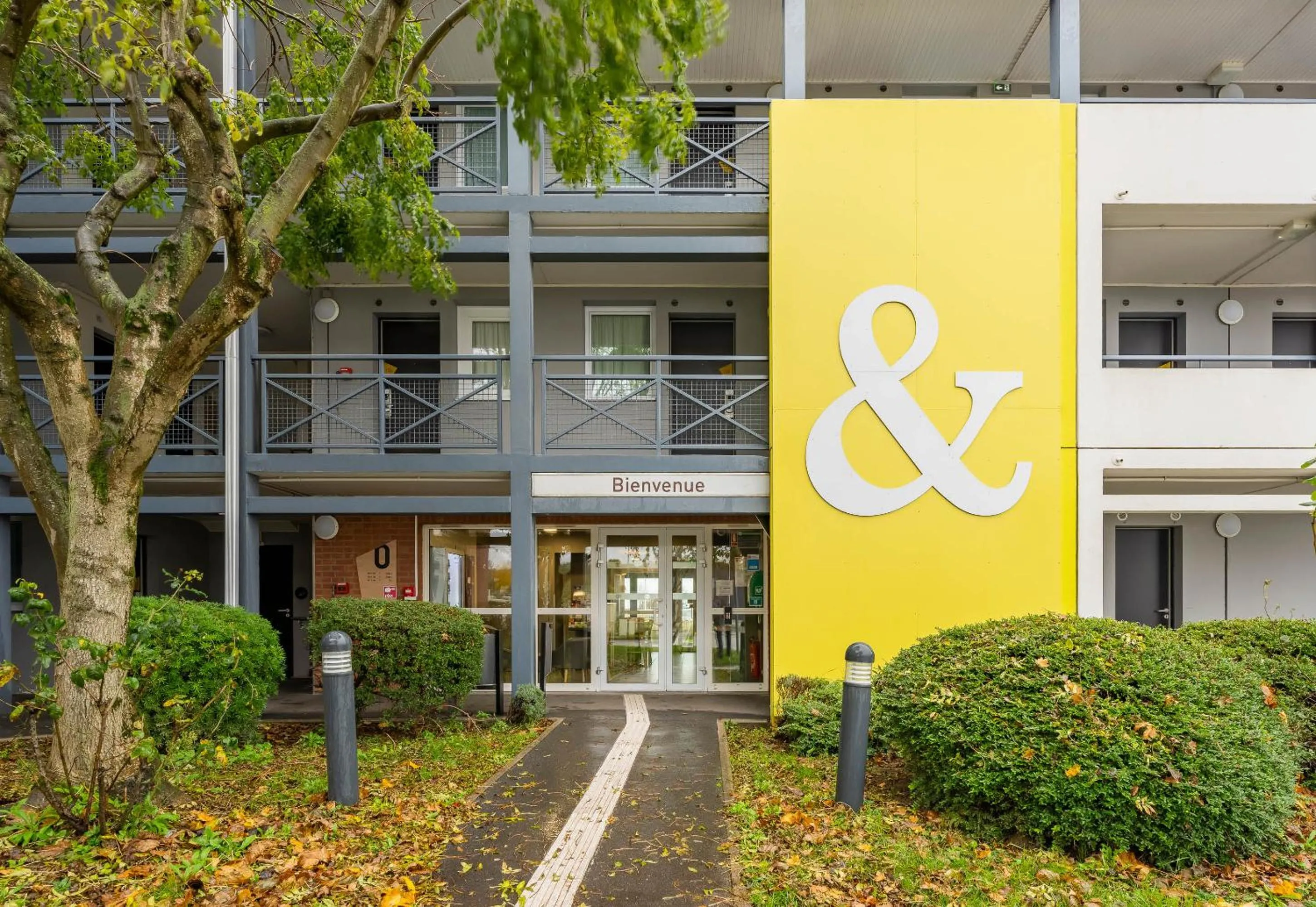 Property building in B&B HOTEL CALAIS Coquelles Tunnel sous La Manche