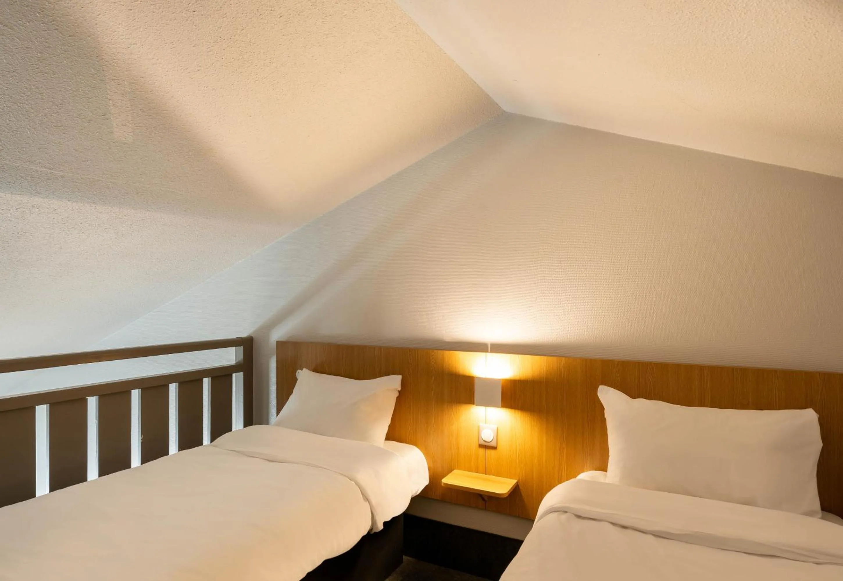 Bedroom, Bed in B&B HOTEL Saint-Nazaire Trignac