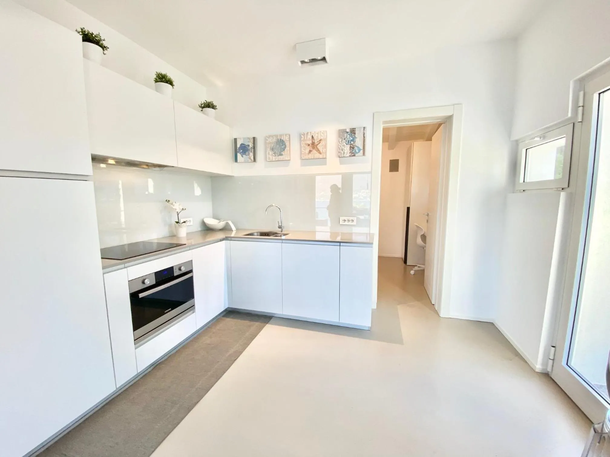Communal kitchen in Villa Poseidon