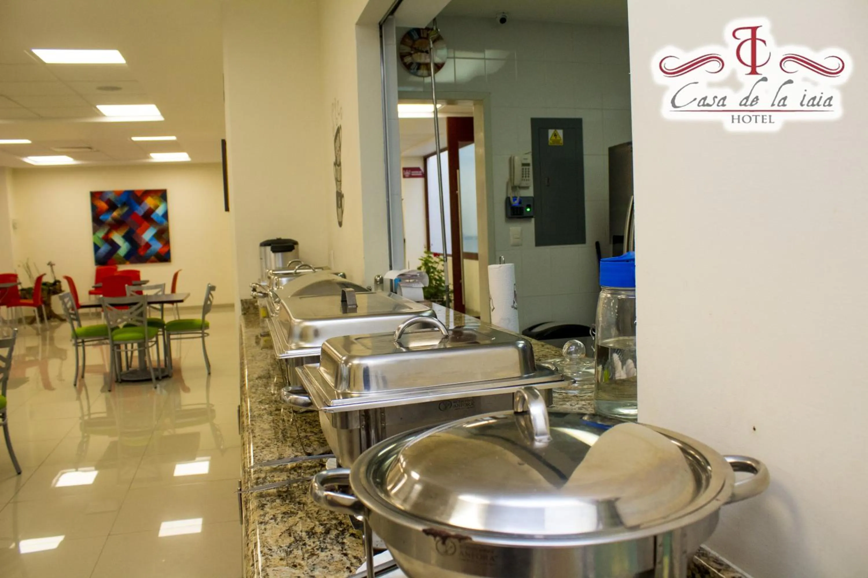 Restaurant/places to eat in Casa de la iaia Hotel