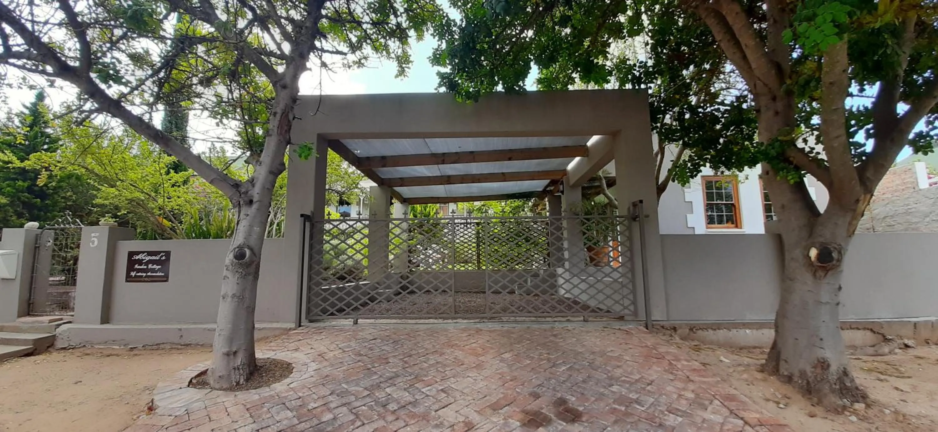 Facade/entrance in Abigail's Garden Cottage