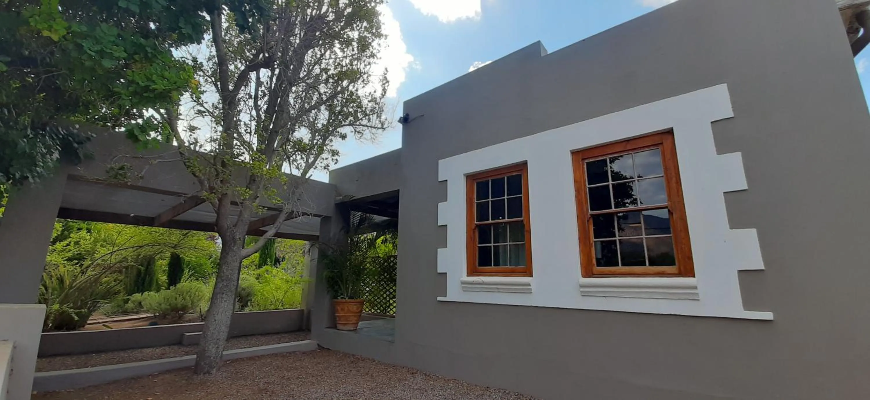 Facade/entrance in Abigail's Garden Cottage