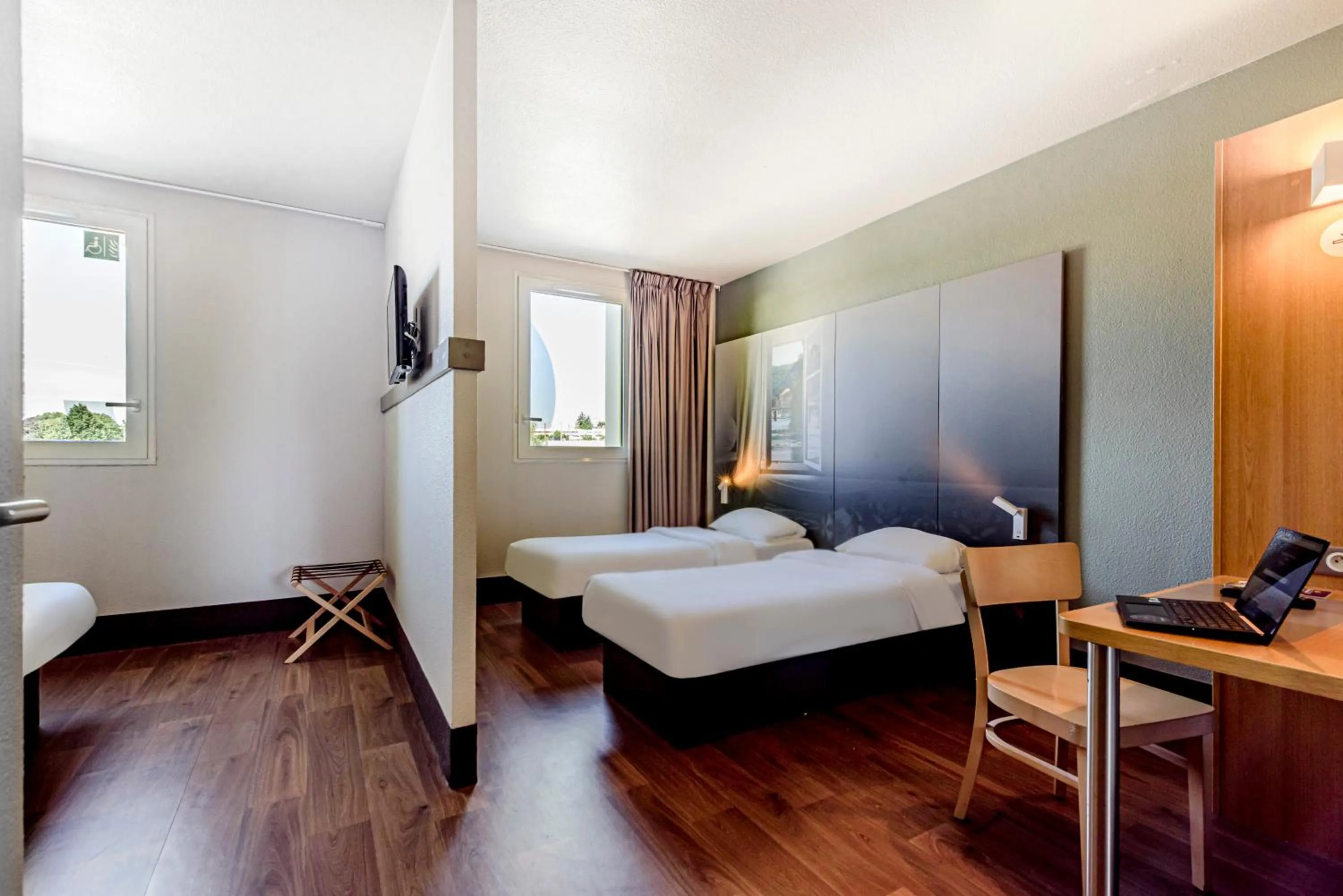 Bedroom, Bed in B&B HOTEL Besançon Chateaufarine