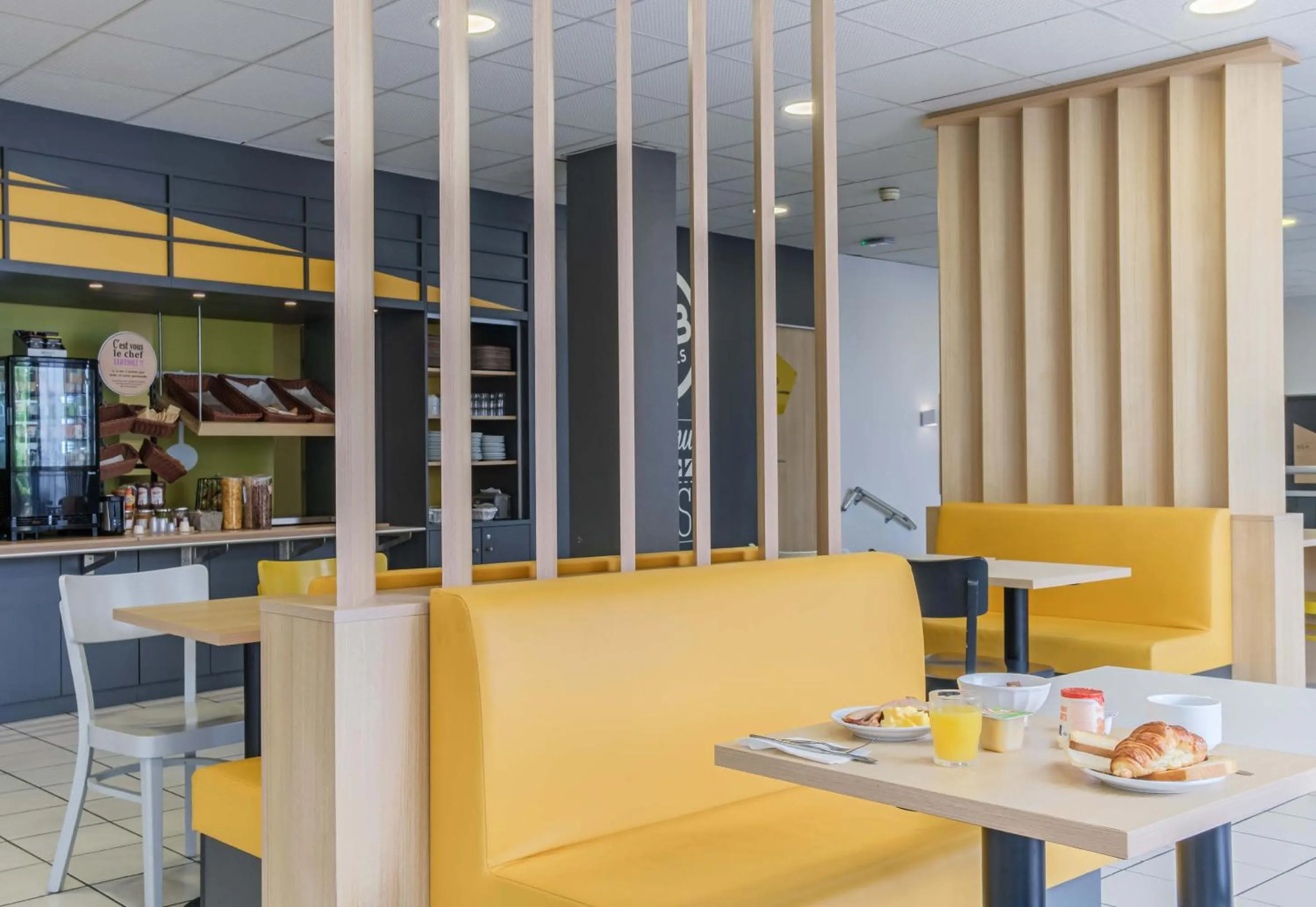 Restaurant/places to eat in B&B HOTEL Besançon Chateaufarine