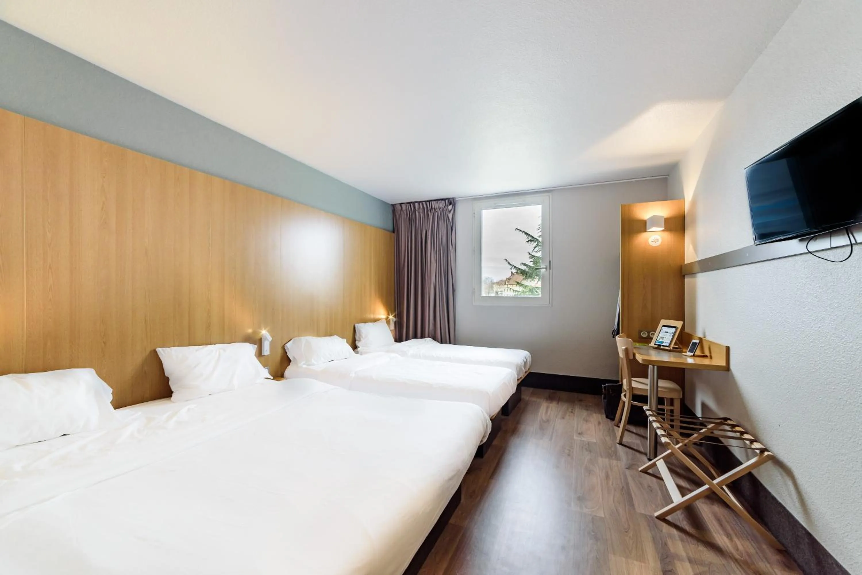 Bedroom, Bed in B&B HOTEL Besançon Chateaufarine