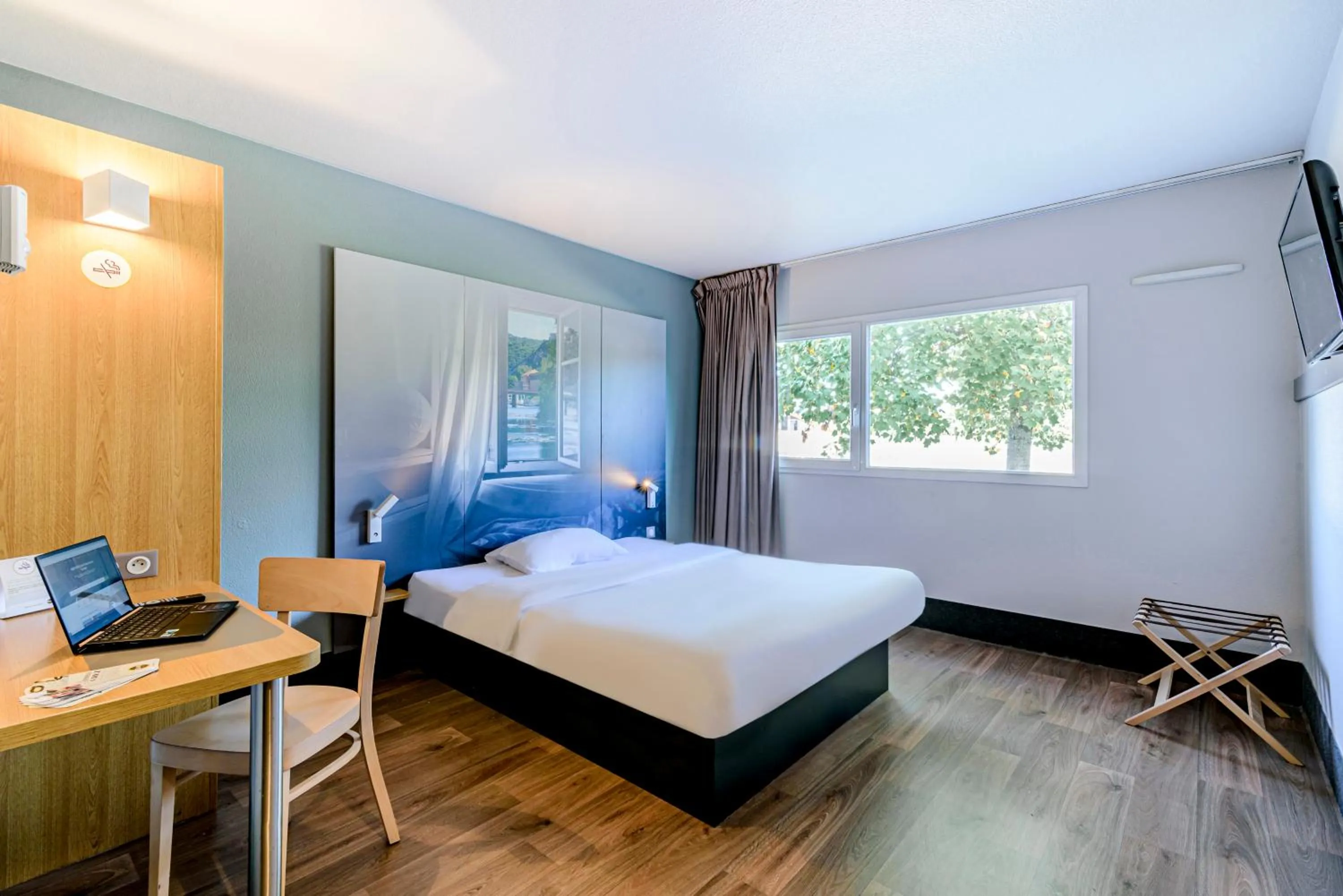 Bedroom, Bed in B&B HOTEL Besançon Chateaufarine