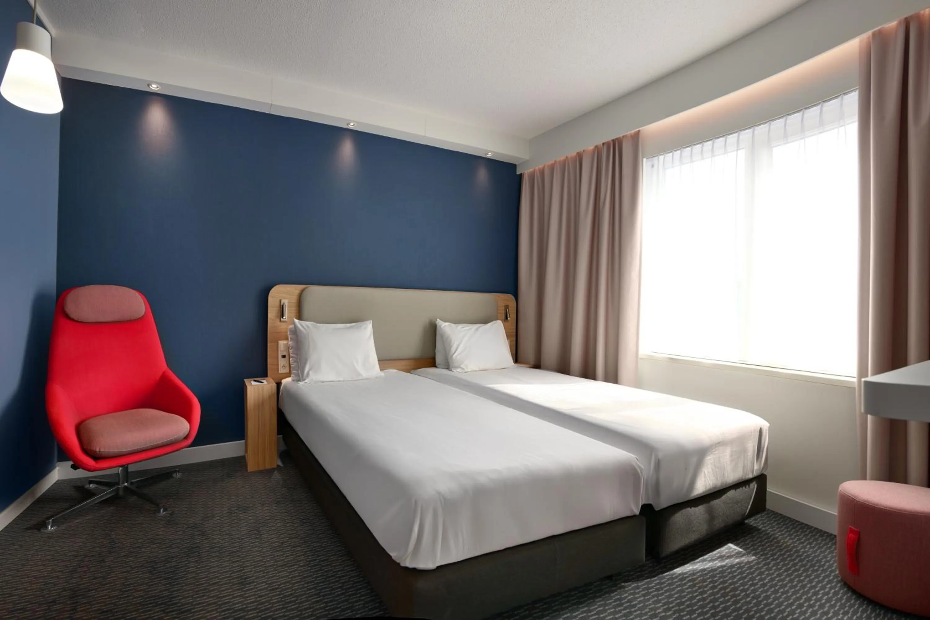 Bedroom, Bed in Holiday Inn Express Antwerpen City North by IHG
