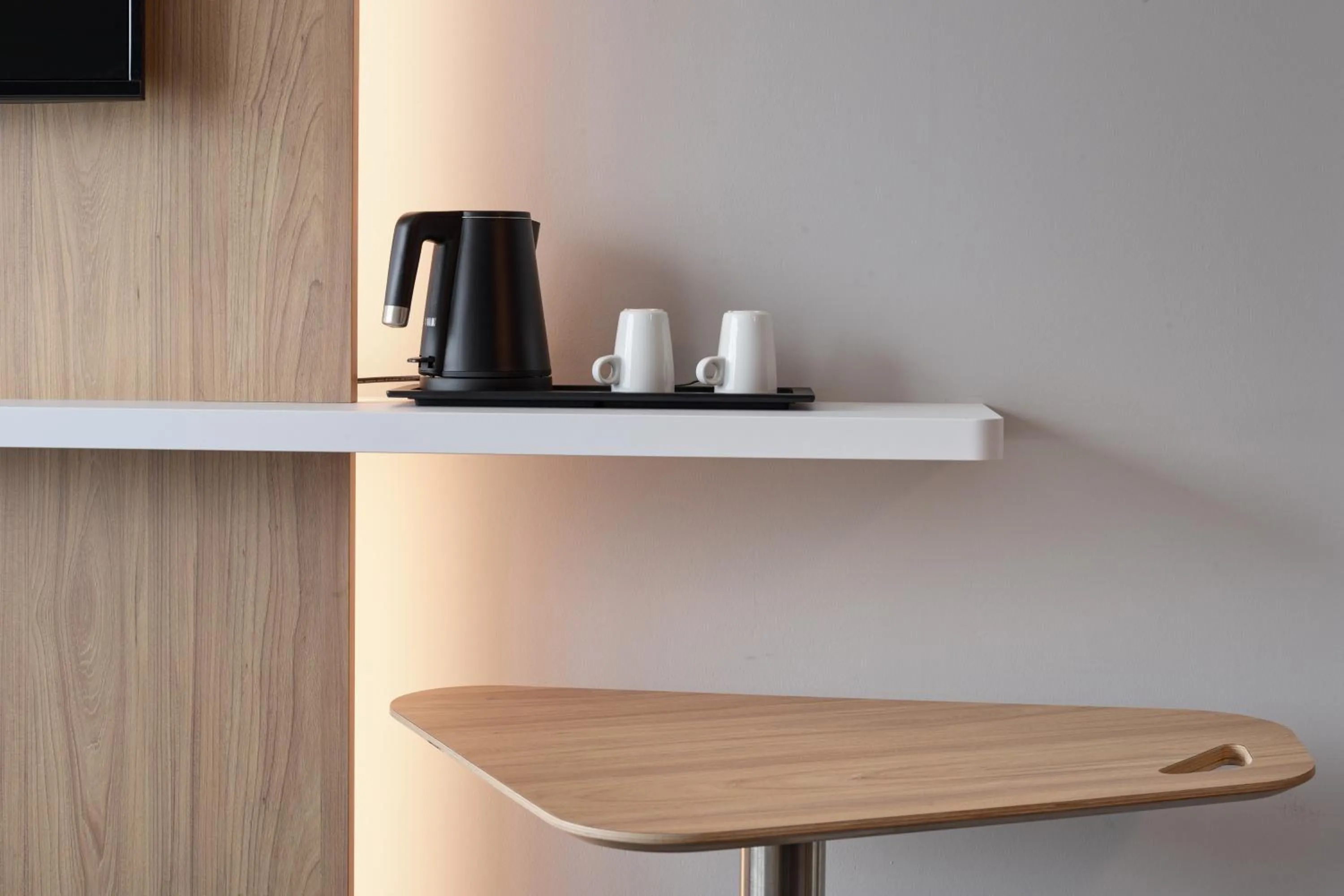 Coffee/tea facilities in Holiday Inn Express Antwerpen City North by IHG