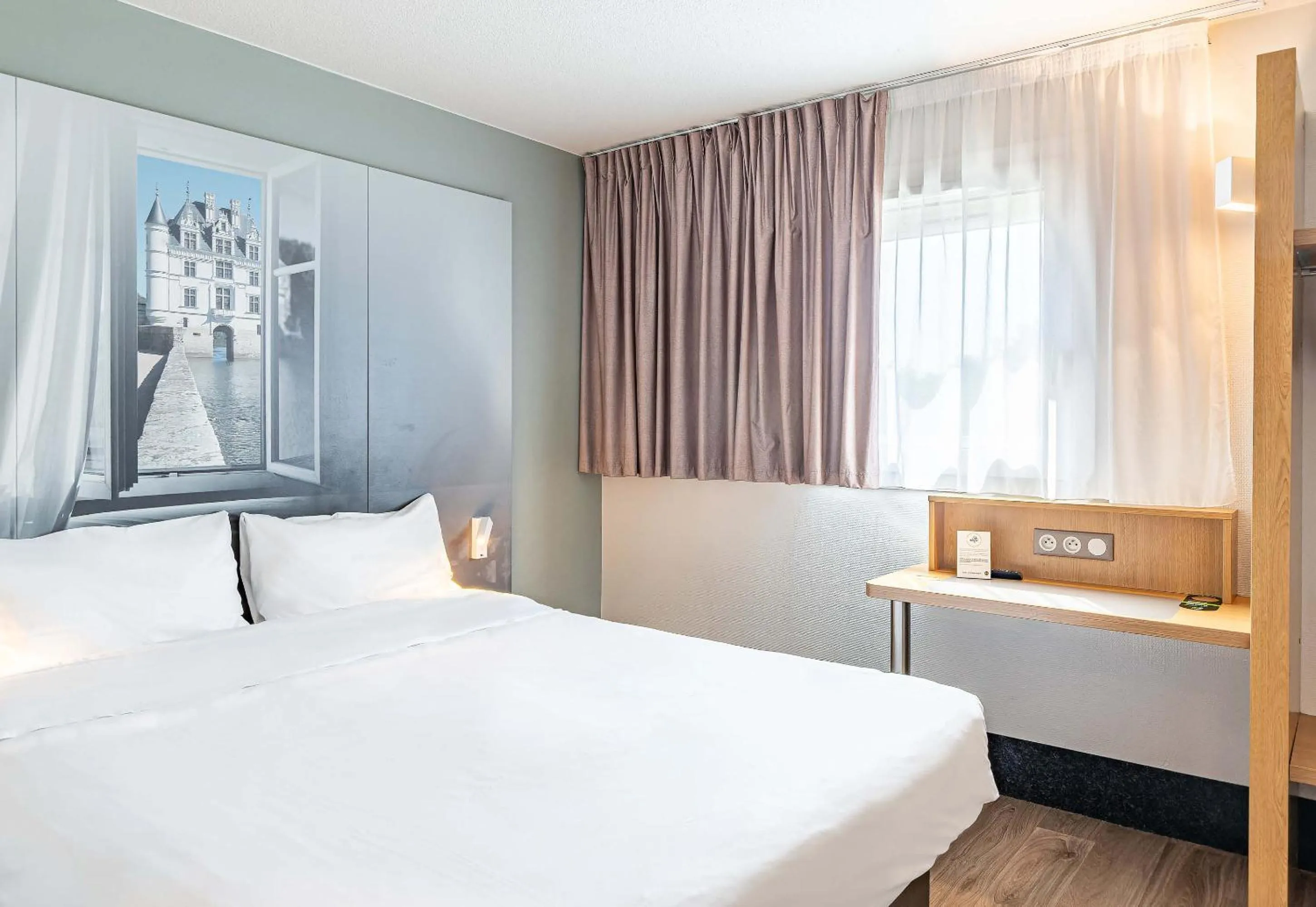 Bedroom, Bed in B&B HOTEL Tours Parc Expo St-Avertin