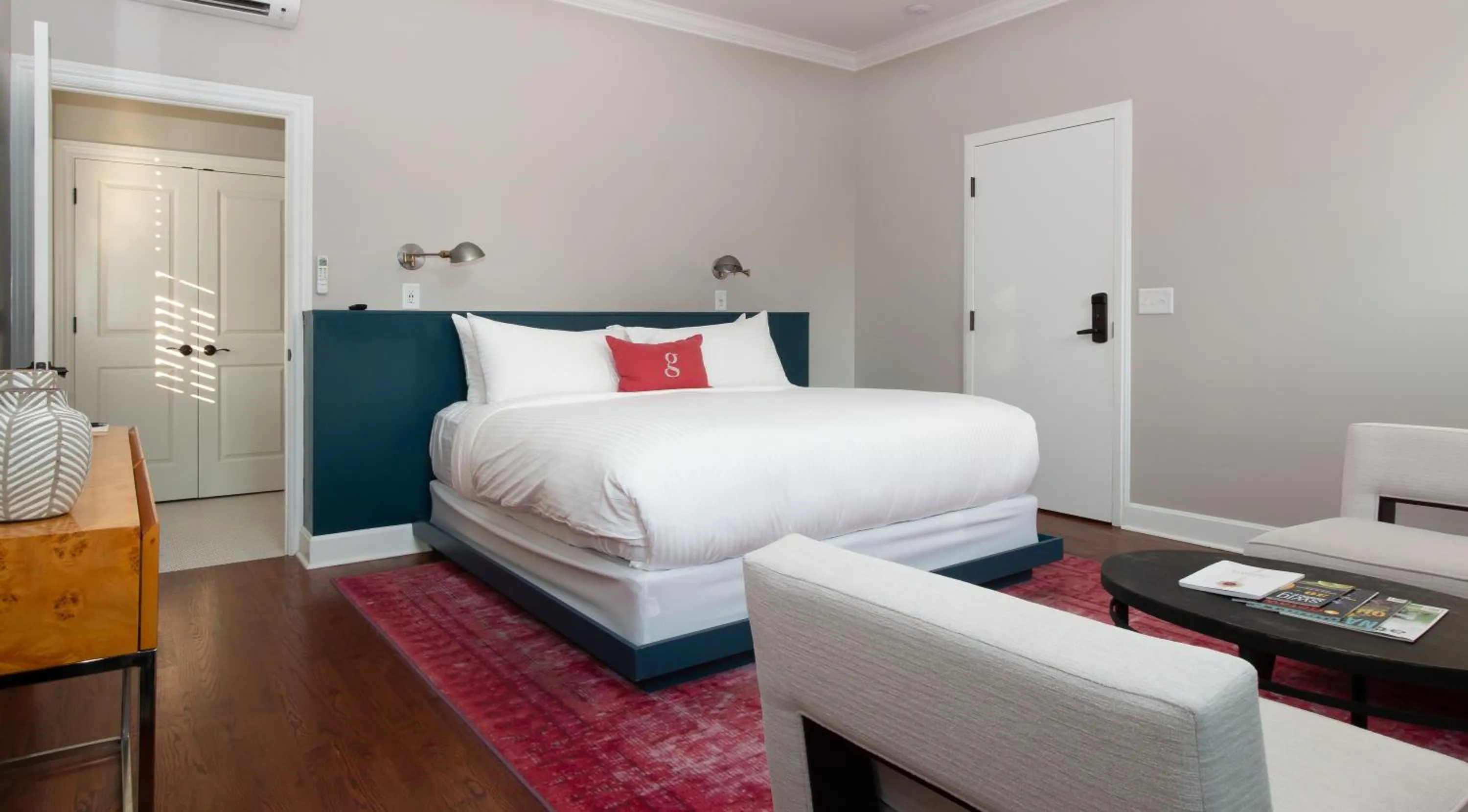 Bed in The Germantown Inn