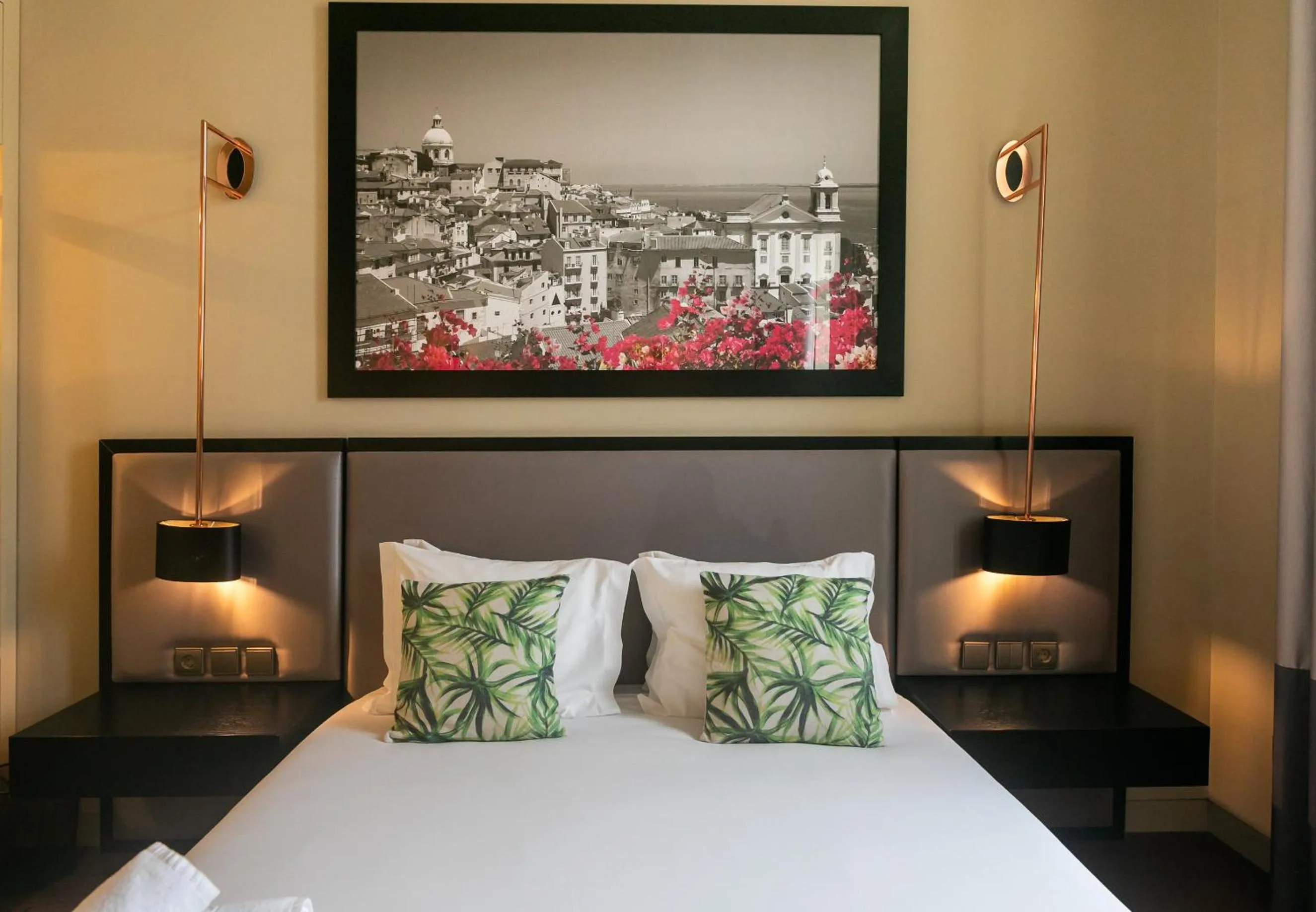 Bed in Lisbon Five Stars Apartments 8 Building