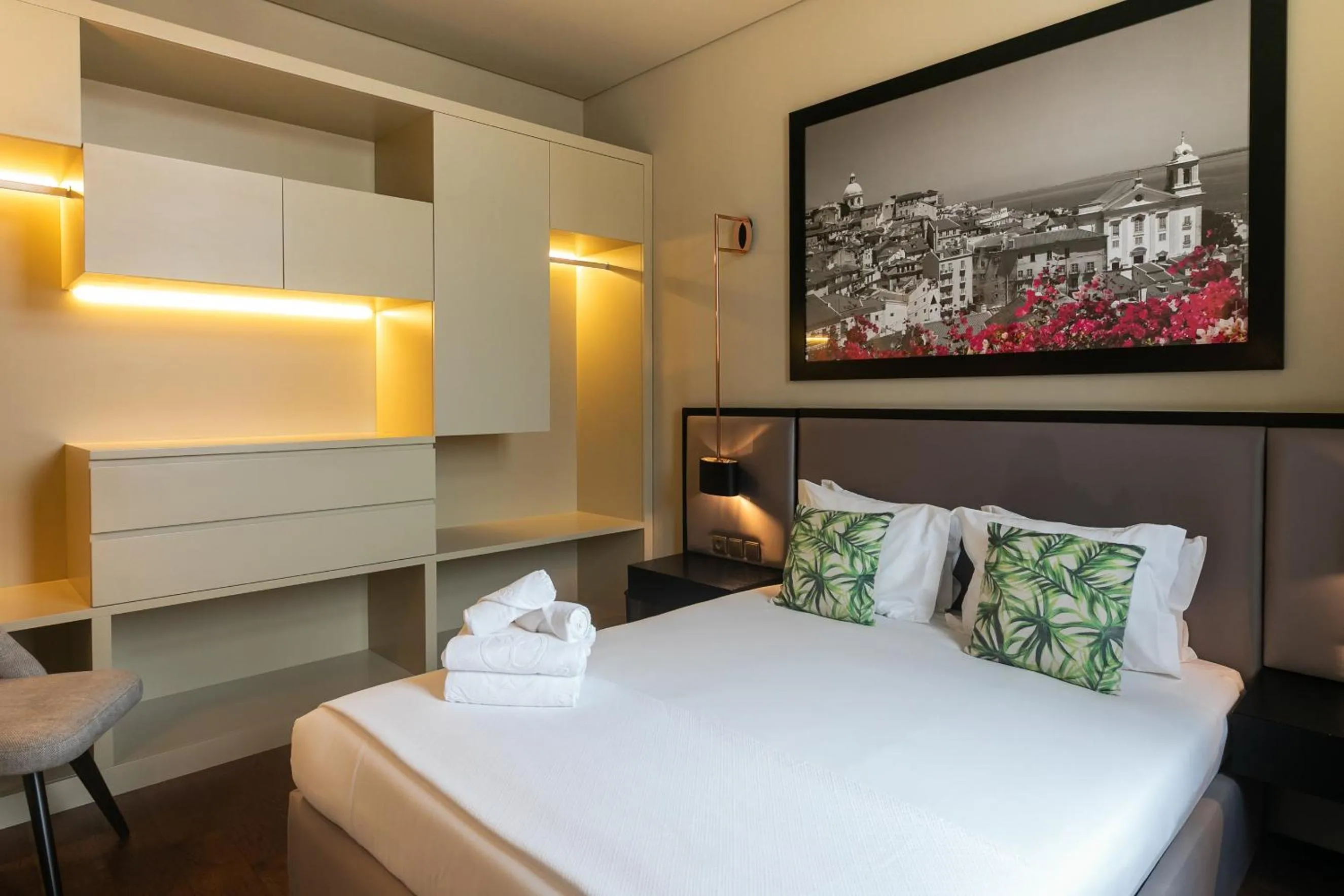 Bed in Lisbon Five Stars Apartments 8 Building