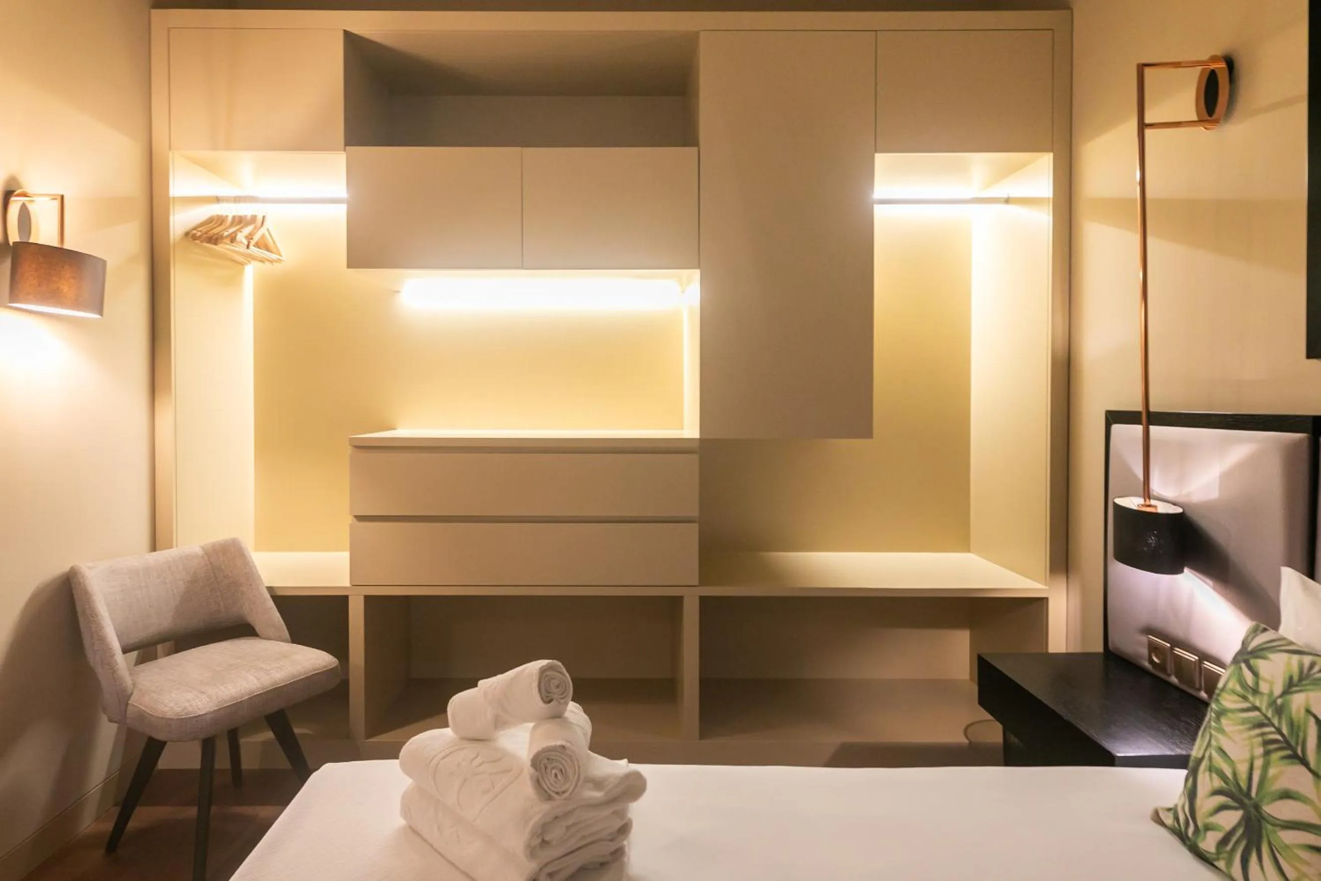 Bed in Lisbon Five Stars Apartments 8 Building