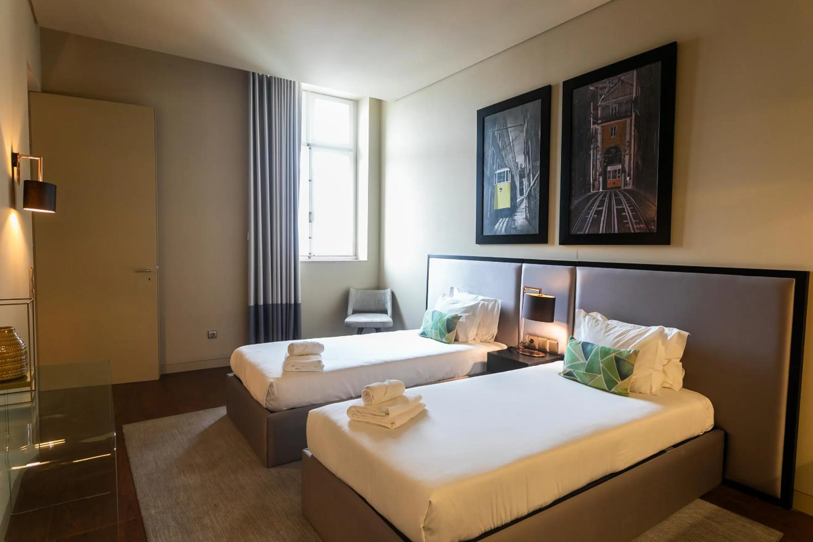 Bed in Lisbon Five Stars Apartments 8 Building