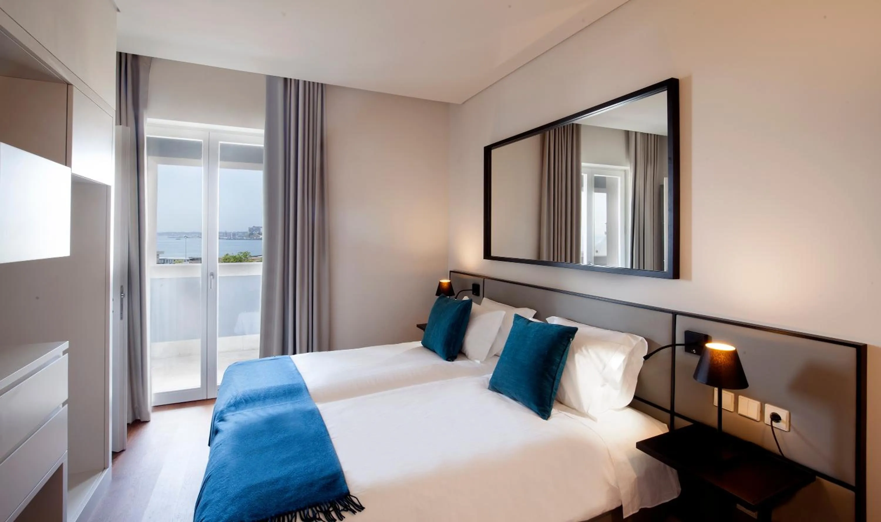 Balcony/Terrace, Bed in Lisbon Five Stars Apartments 8 Building