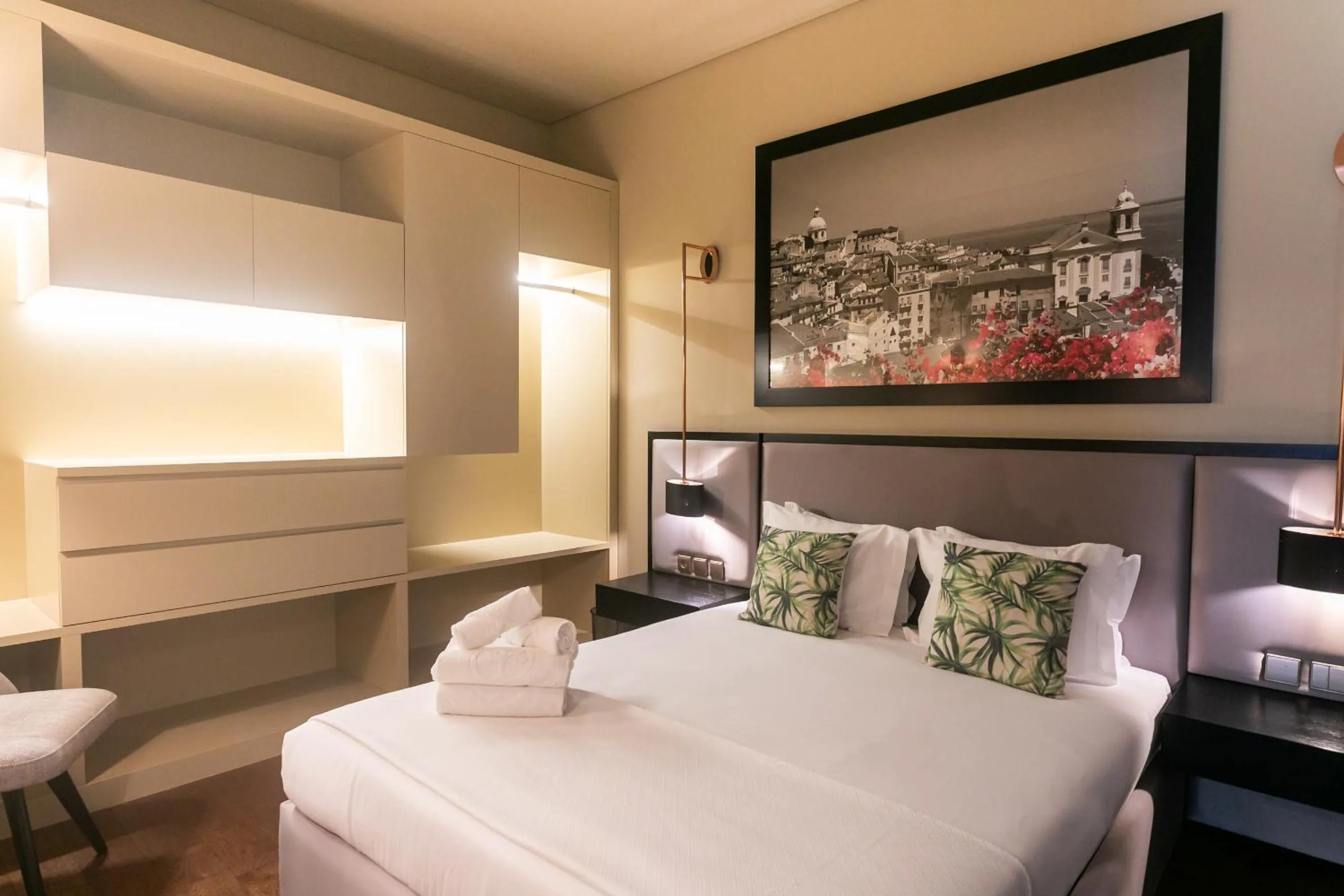 Bed in Lisbon Five Stars Apartments 8 Building