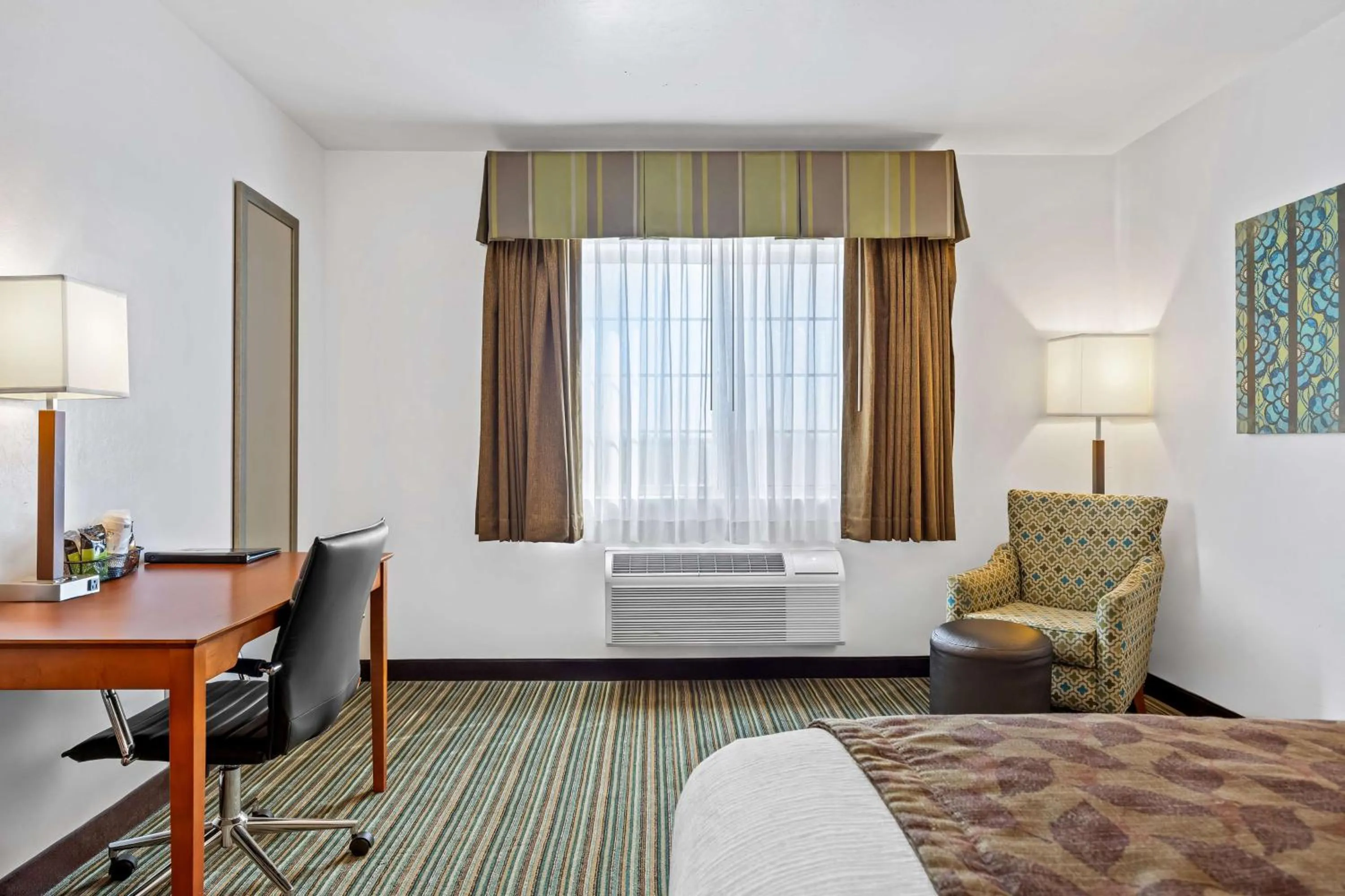 Bedroom, Bed in Best Western Liberty Inn